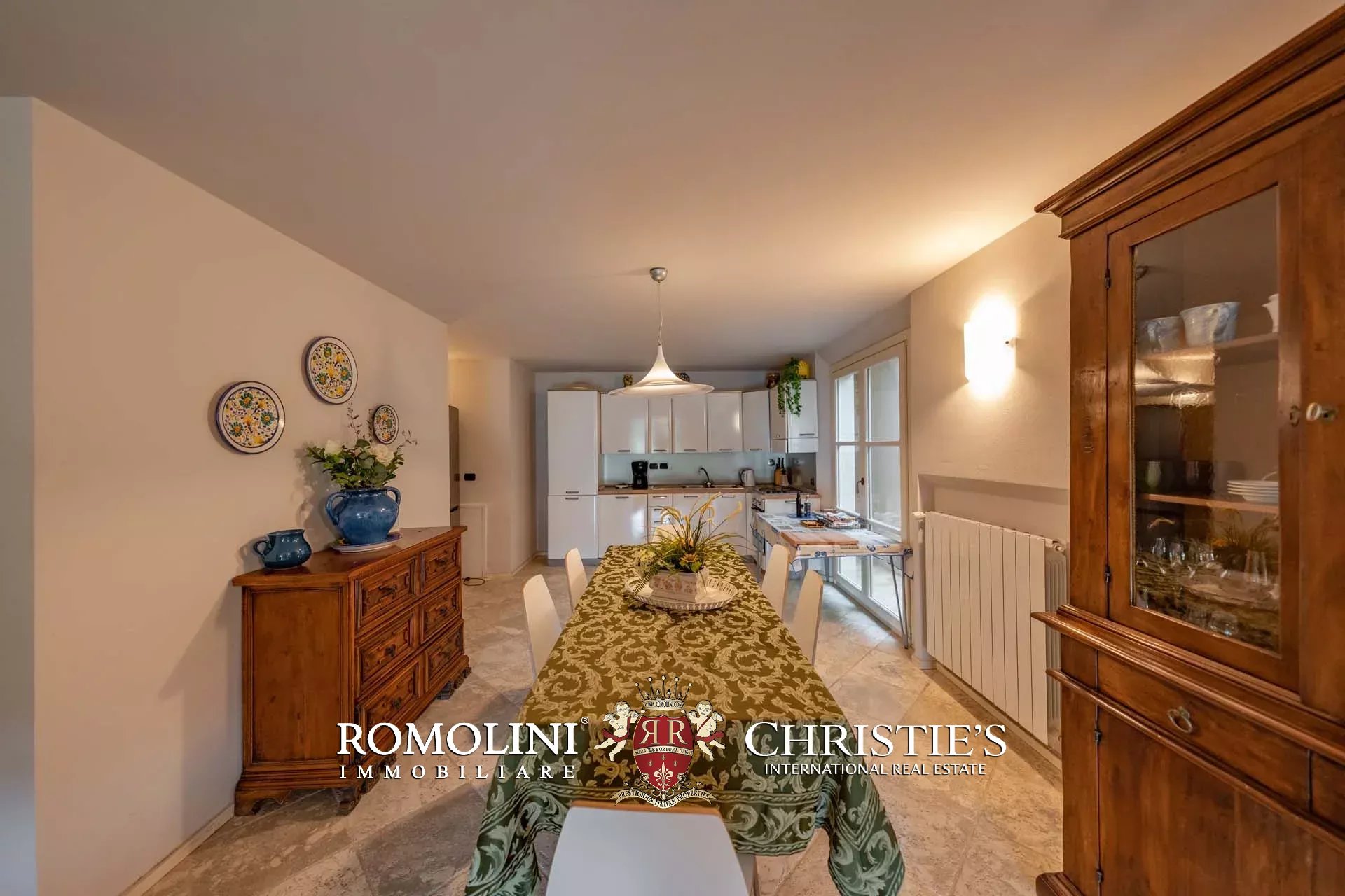 10 Bedroom Villa/Townhouse's Image 113