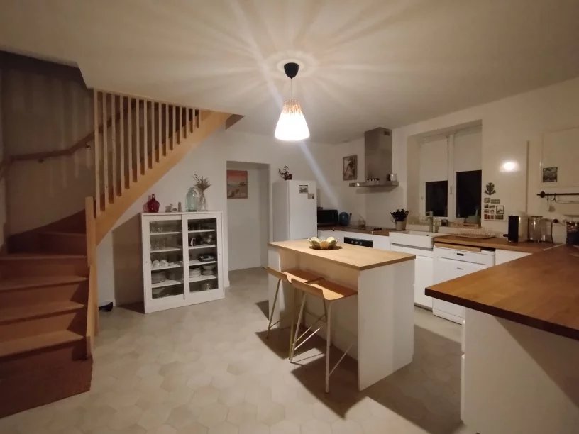 House in Saint-Pierre-de-Maille - Image 5