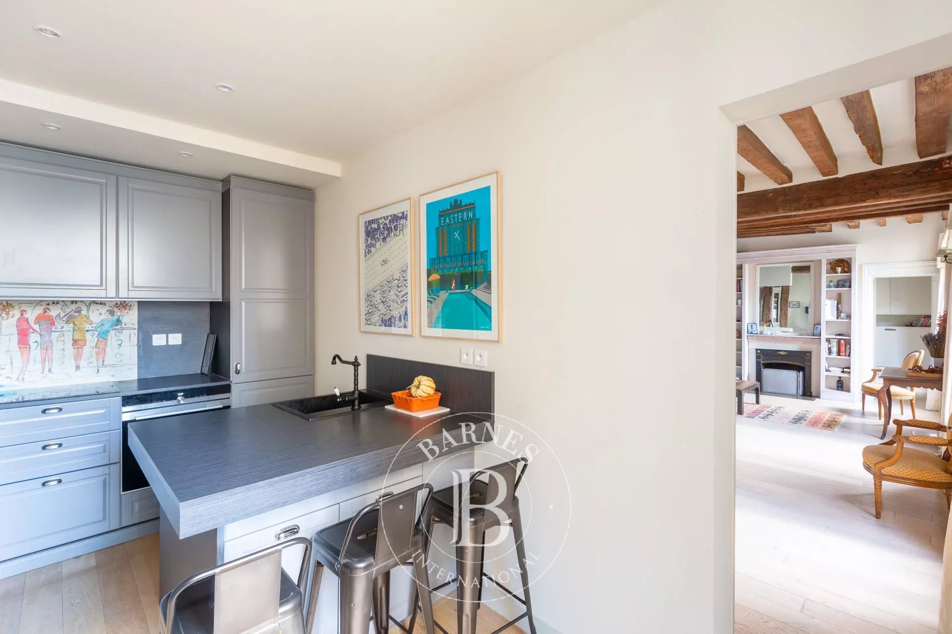 Daire Paris 3ème - picture 5