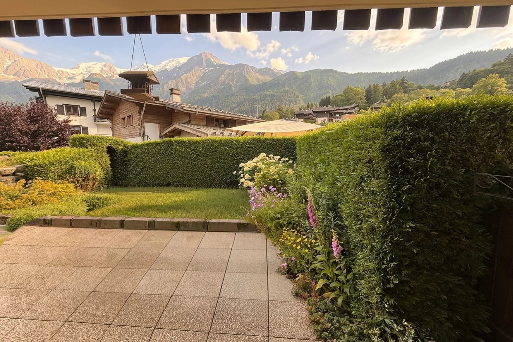 Photo of LES HOUCHES - 2 Bedroom apartment with a garden right next to the Prarion lift