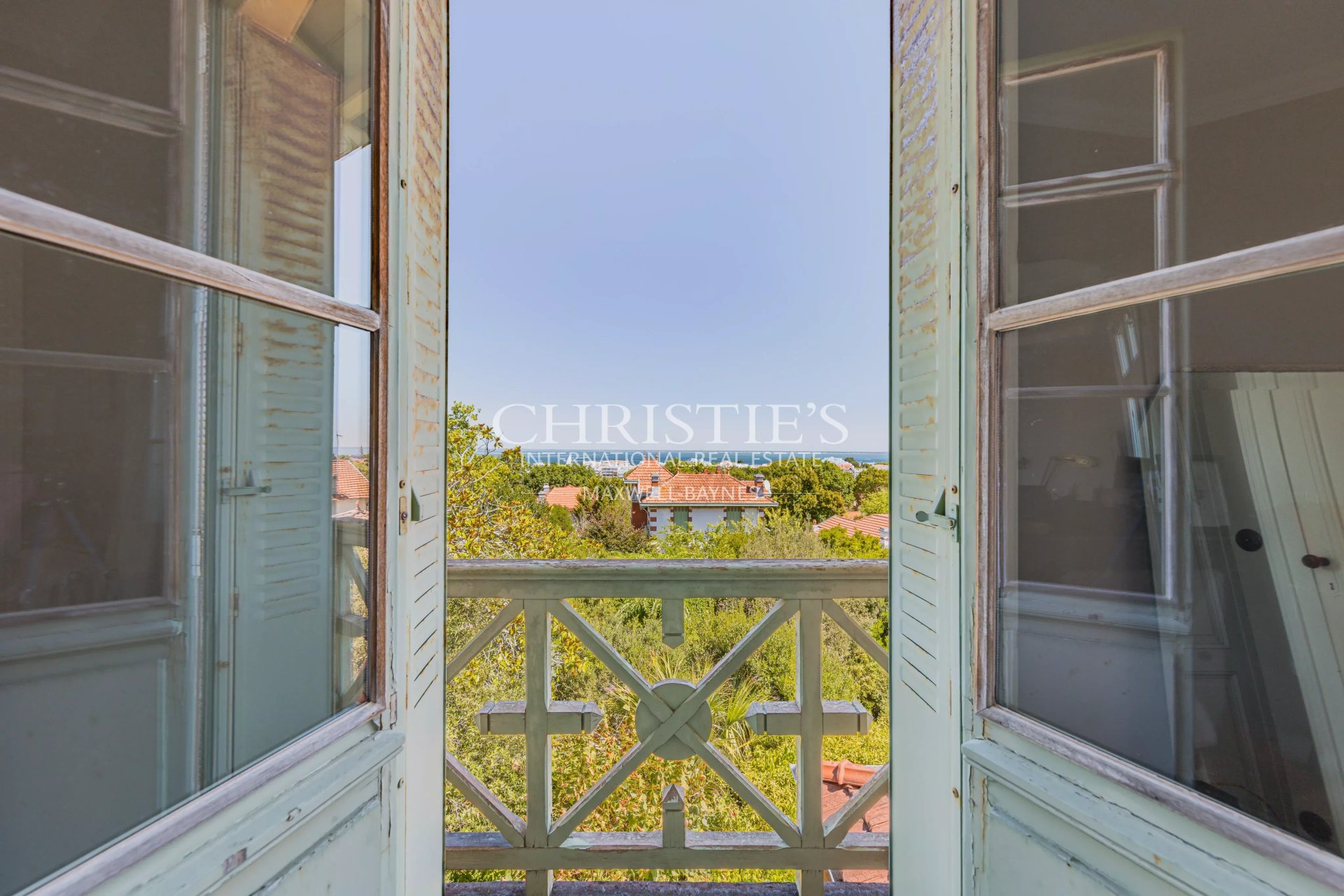 6 Bedroom Villa/Townhouse's Image 16