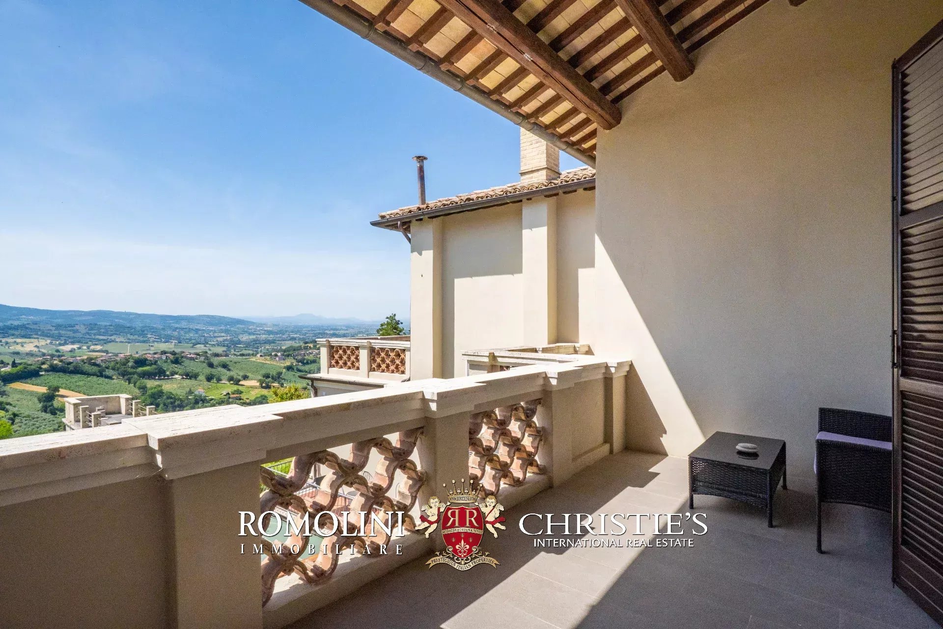 6 Bedroom Villa/Townhouse's Image 23