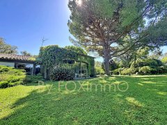 Mougins, on the heights of Cannes, villa about 235m2 habitable 5 rooms plus dependences, pools, parking — photo 3 of 7