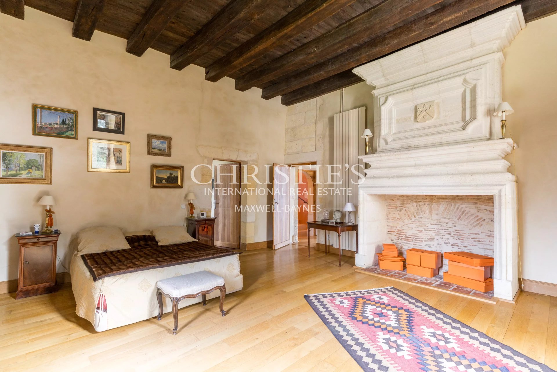11 Bedroom Vineyard's Image 15