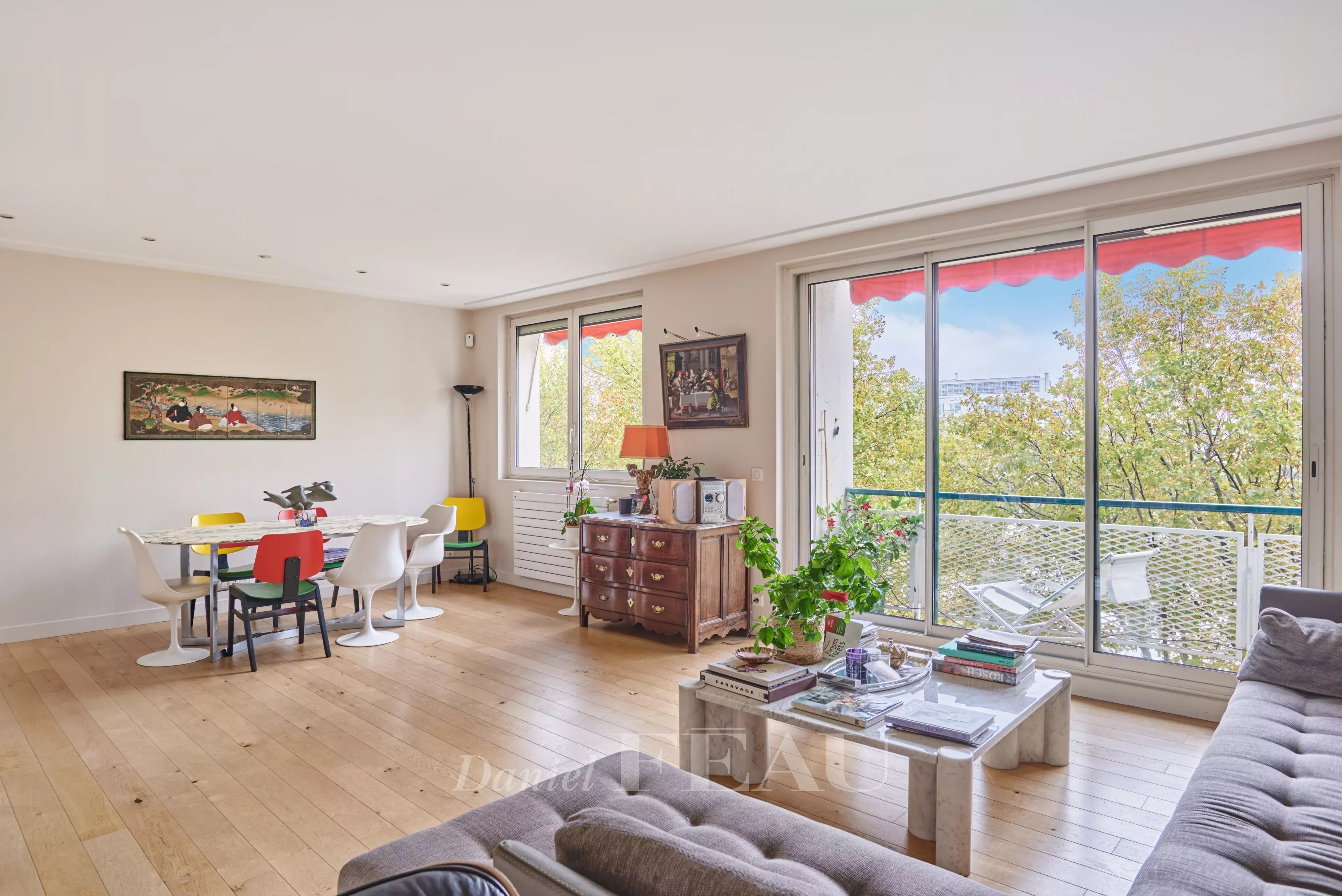 Paris XVIe - Quai Louis Blériot, appartement 89 m², deux chambres, vue Seine.