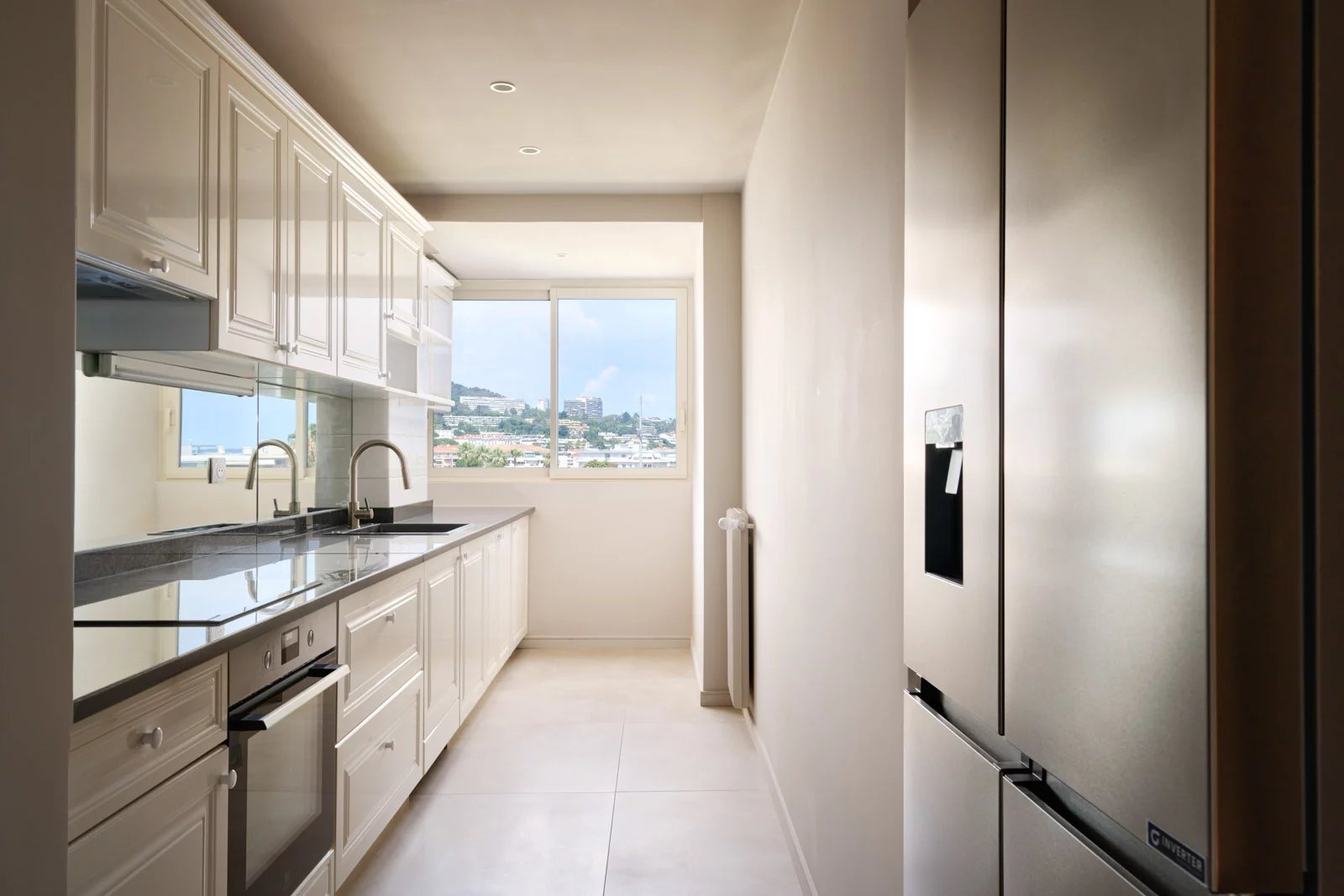  Image of Apartment - 2 Bedrooms - 1 Bathrooms for Sale in Alpes-Maritimes-Cannes-France, Image 8
