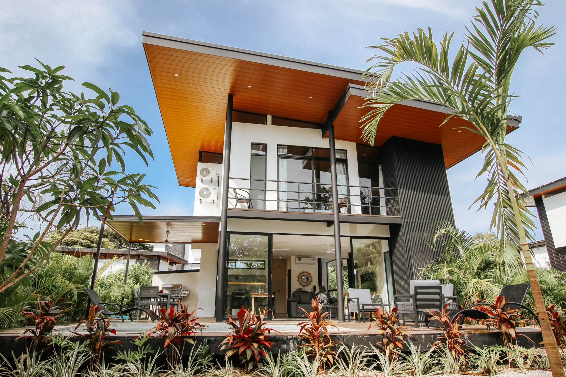 EXCLUSIVITY - Modern and Tropical Villa Just Meters from the Beach – A Unique Opportunity!