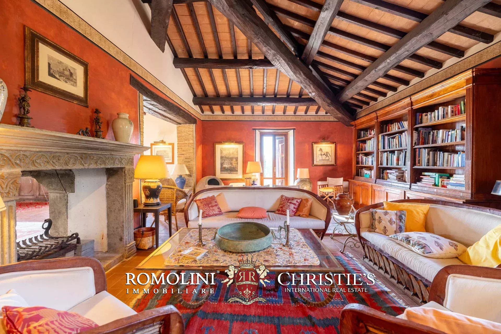 10 Bedroom Villa/Townhouse's Image 37