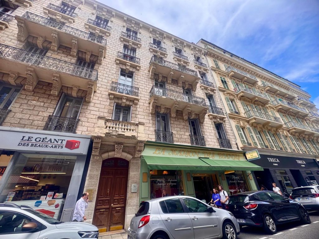 Apartment for sale in Nice — Luxury 3-Bedroom Family Estate in Nice - Wilson Neighborhood