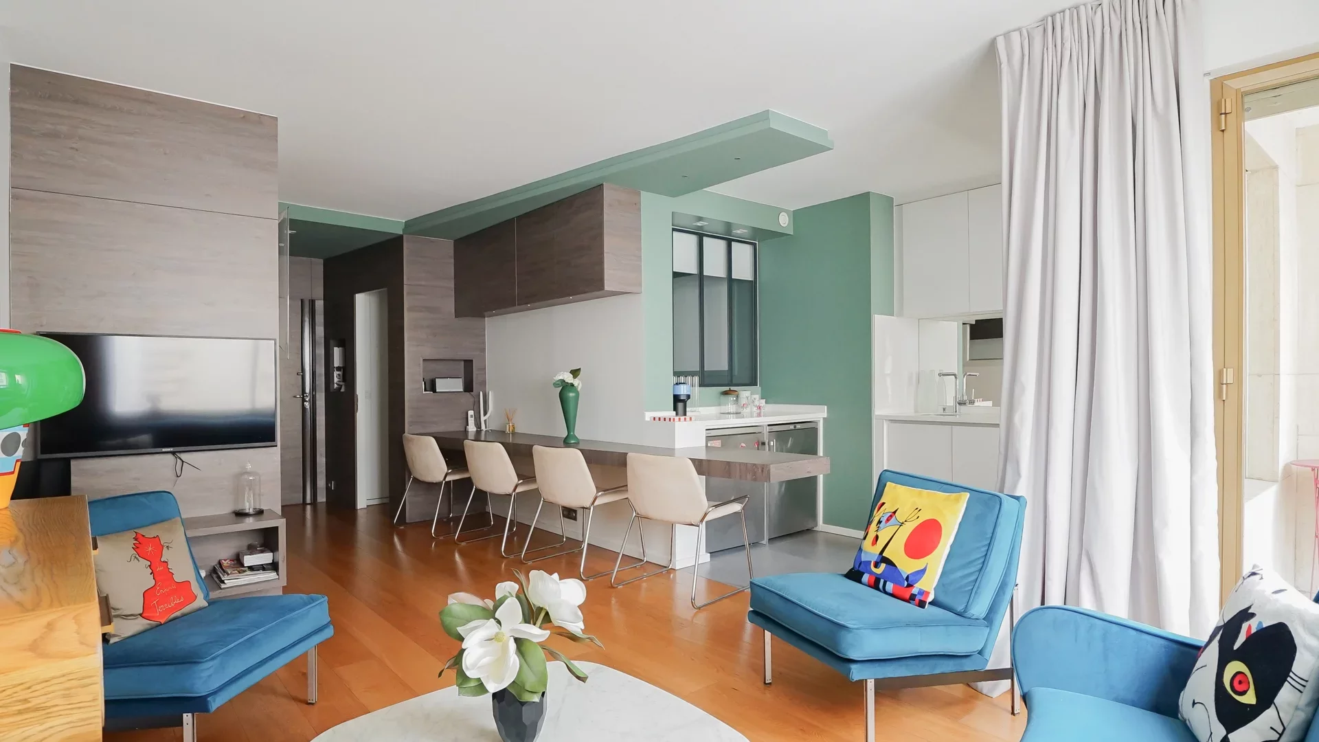 Paris 7e - UNIVERSITÉ / GROS CAILLOU