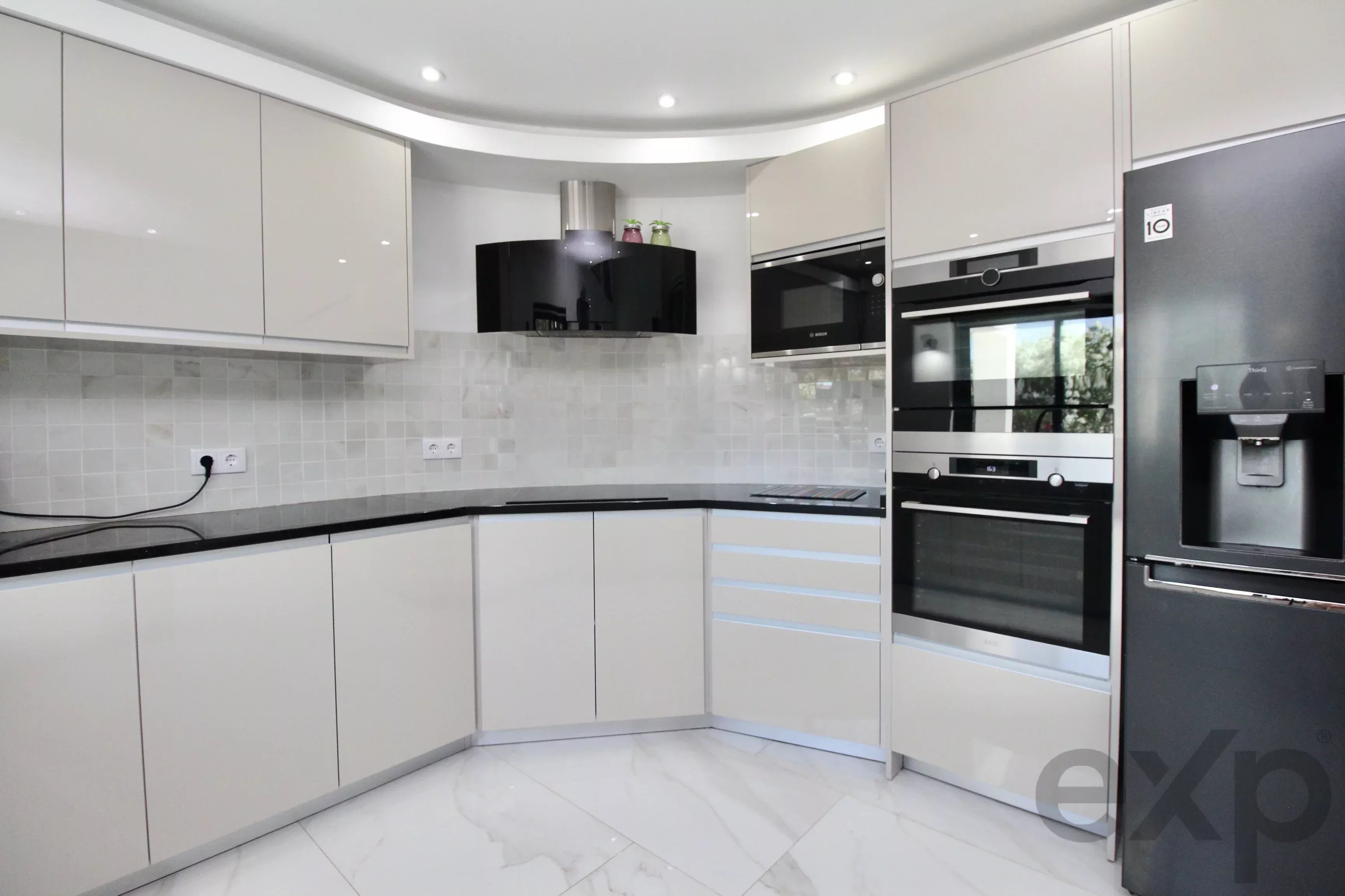 Stunning Sea-View Villa with Heated Pool, Guest Annex, Double Garage and Independent Ruin 87110490 image 11