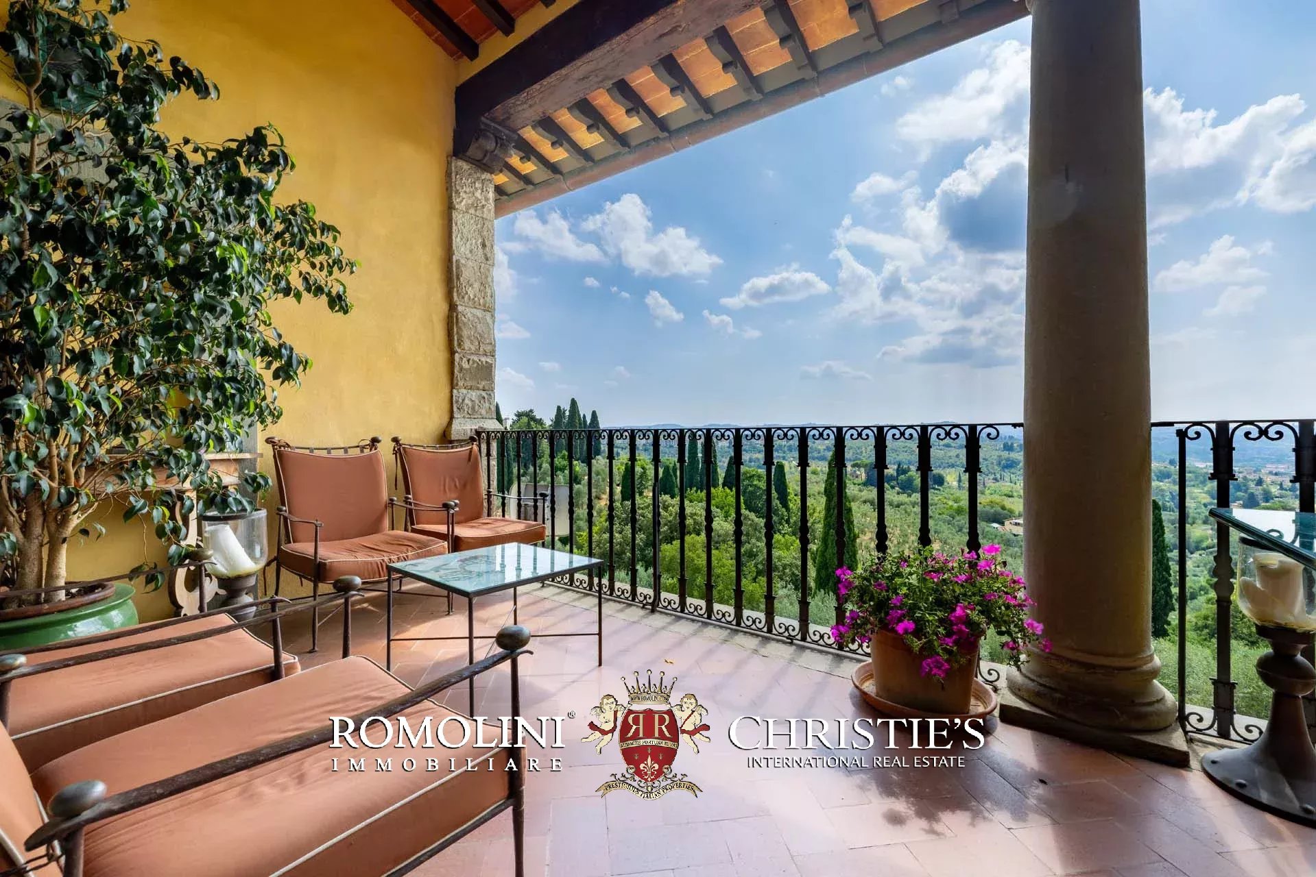 7 Bedroom Villa/Townhouse's Image 17