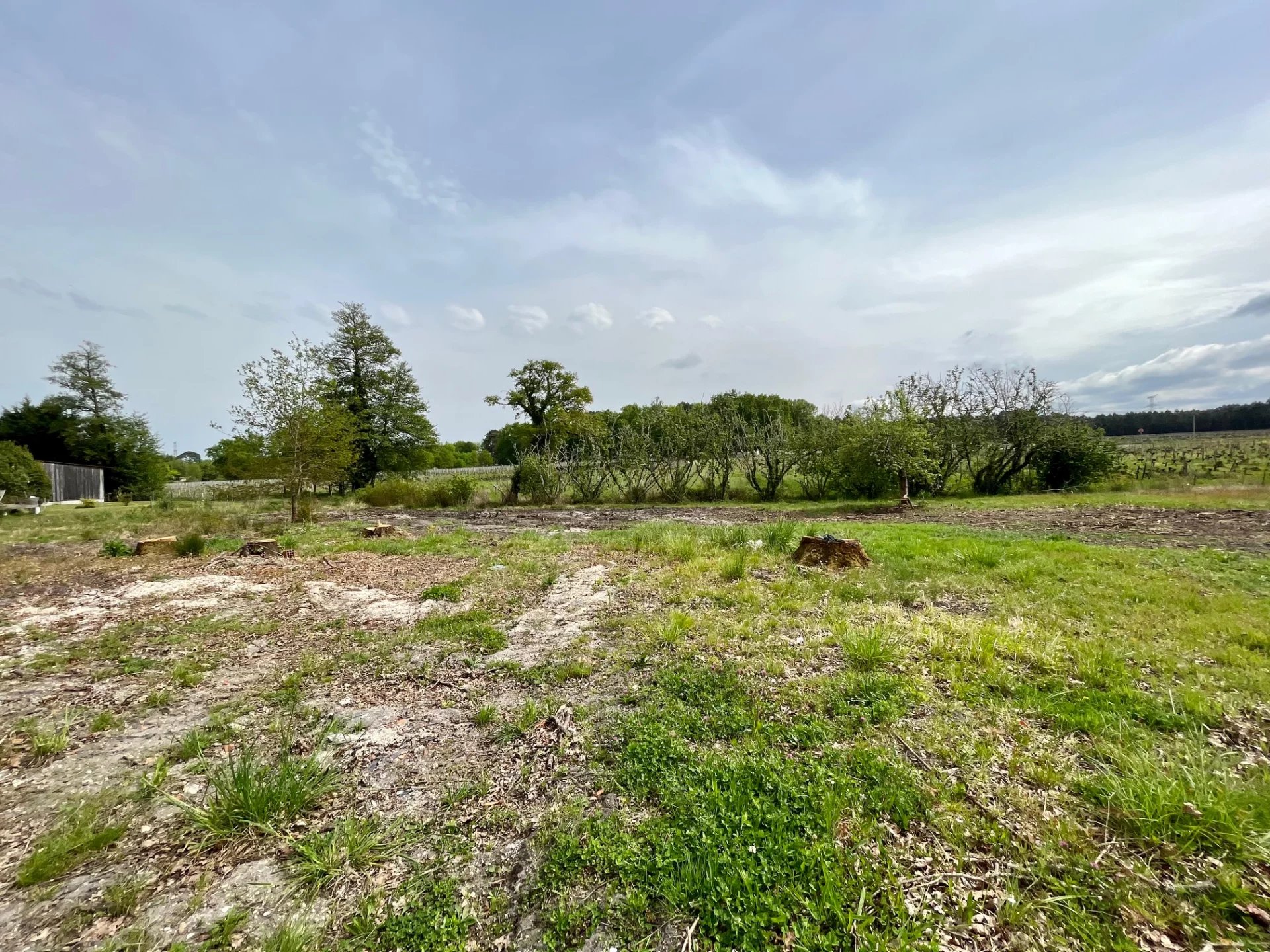 LA BREDE, Terrain à bâtir viabilisé 1354m²