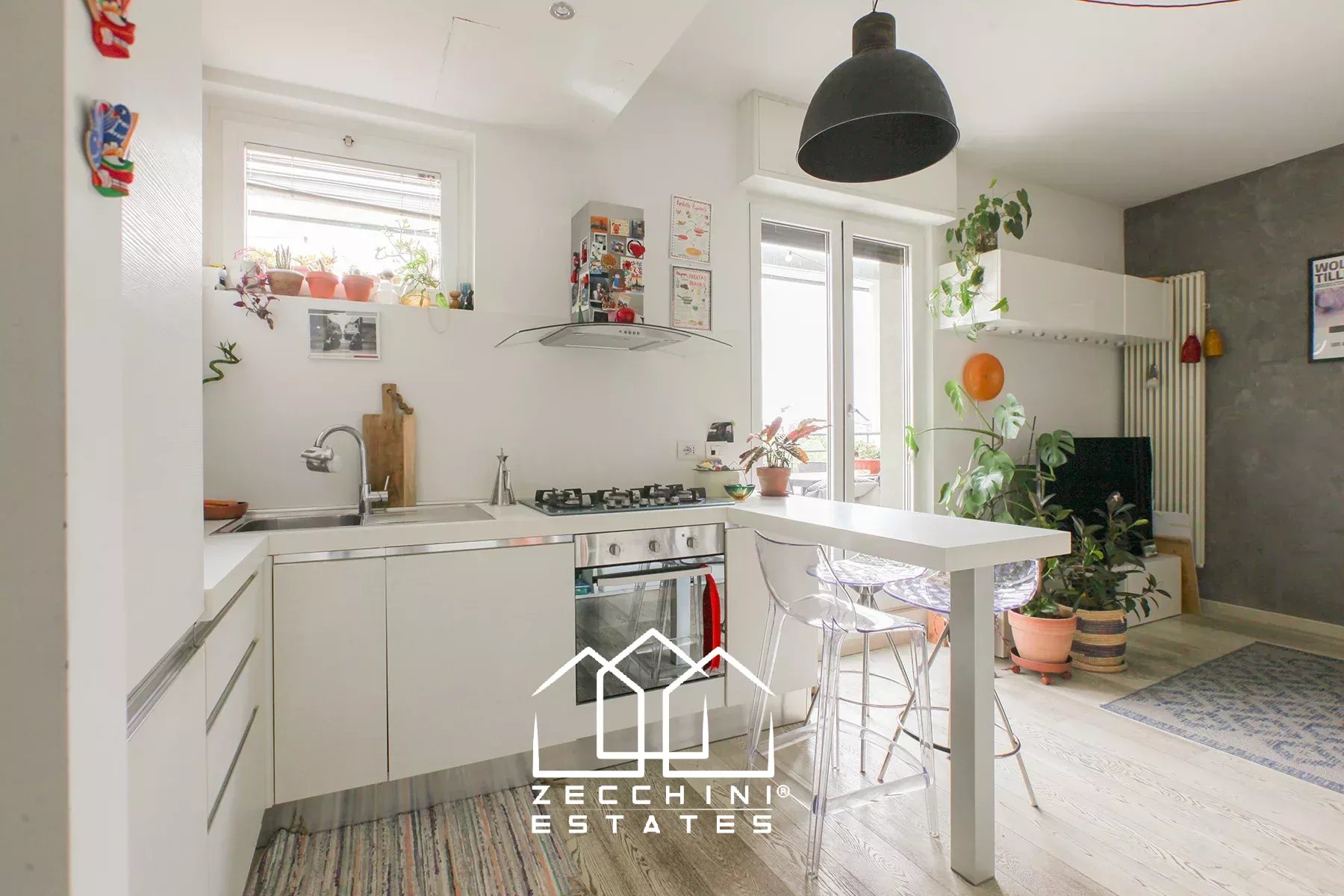 Pleasant one-bedroom with large terrace.