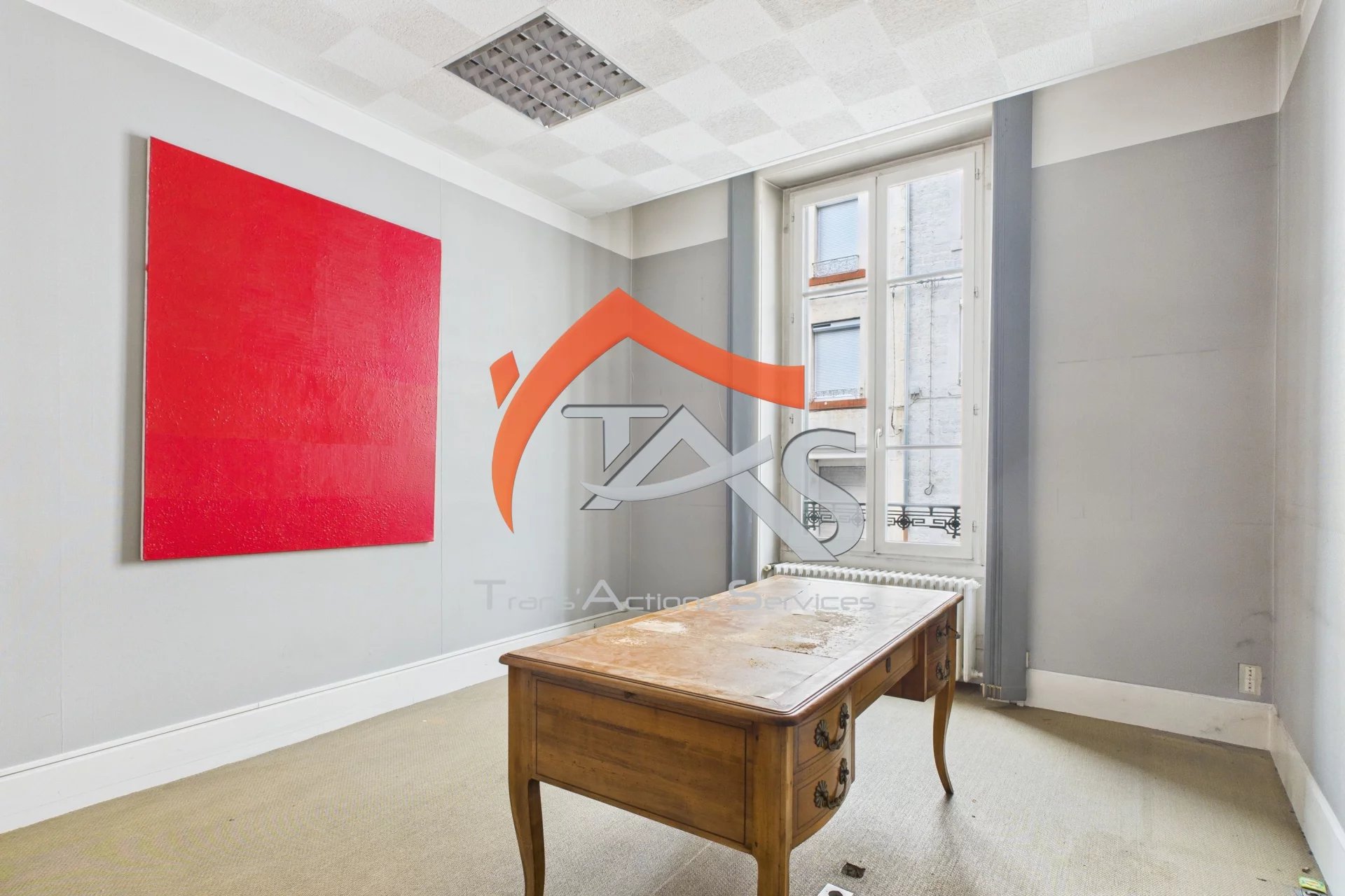 Plateau de 88 m² + cave - Photo 4