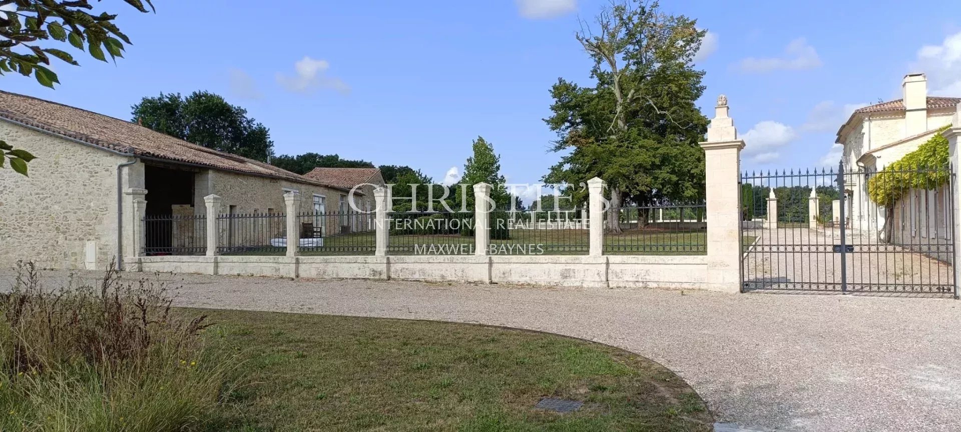 7 Bedroom Villa/Townhouse's Image 8