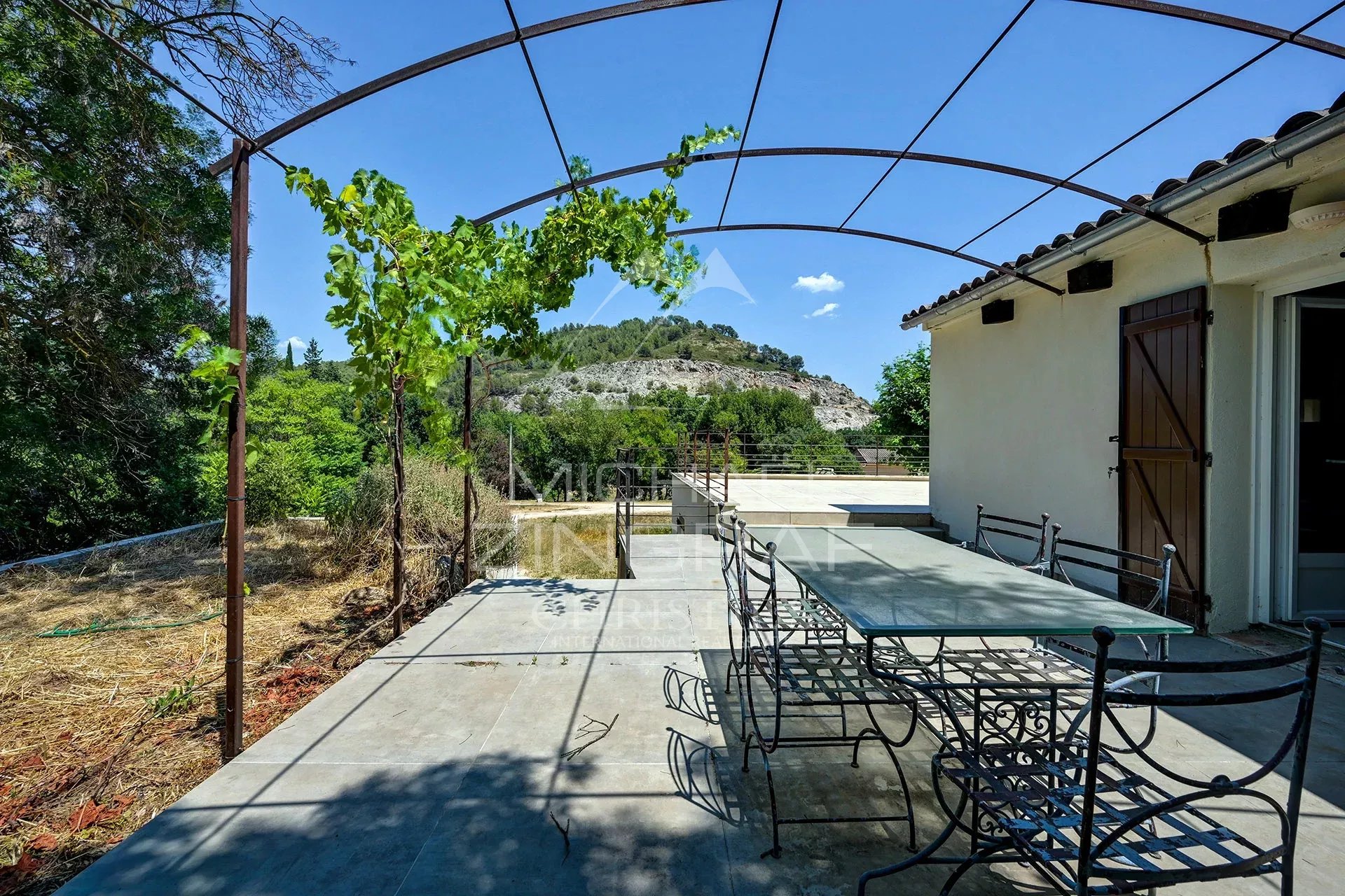 8 Bedroom Villa/Townhouse's Image 7