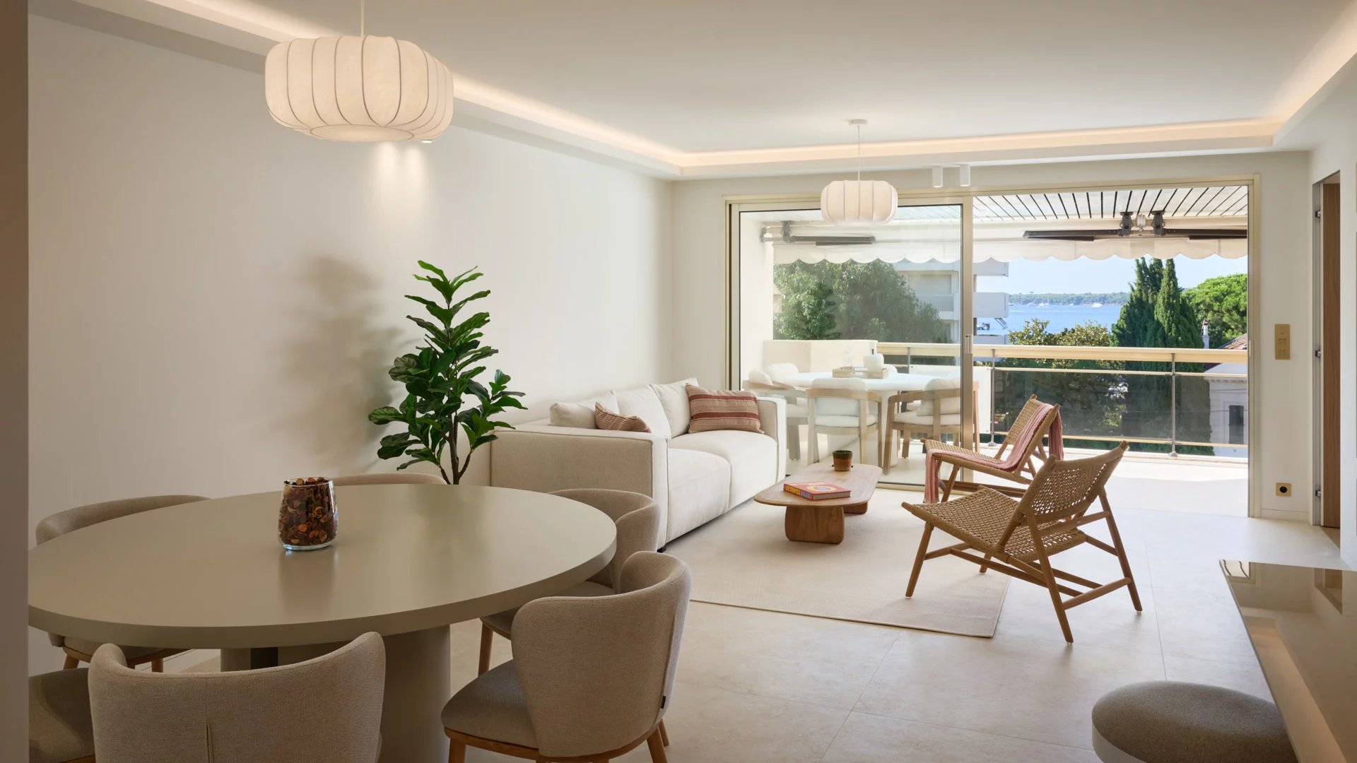 Sale Apartment Cannes Pointe Croisette