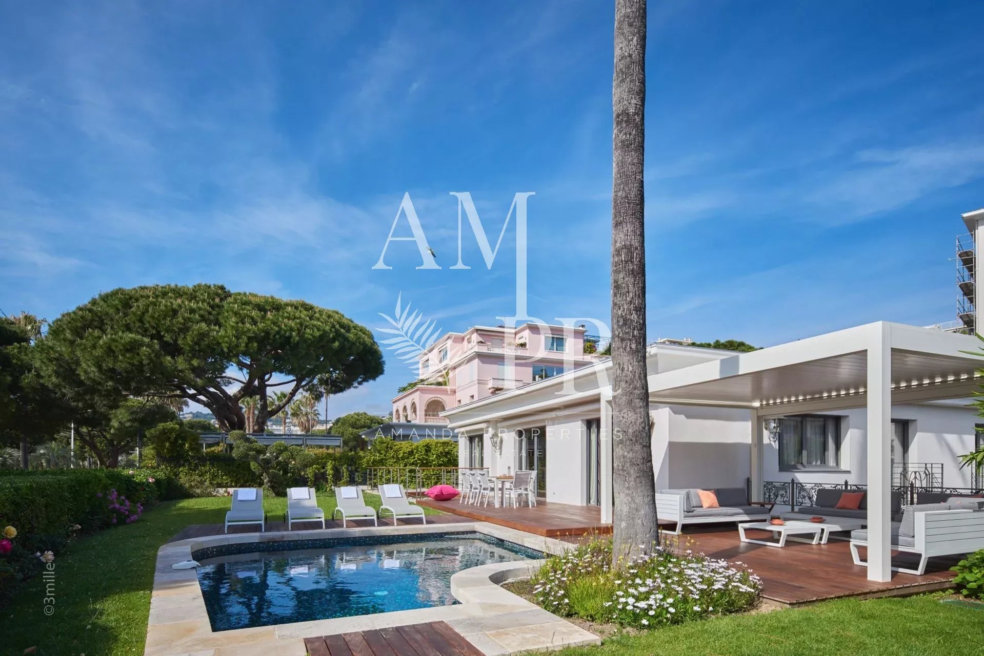 Maison à louer, 7 pièces, 350 m², Cannes