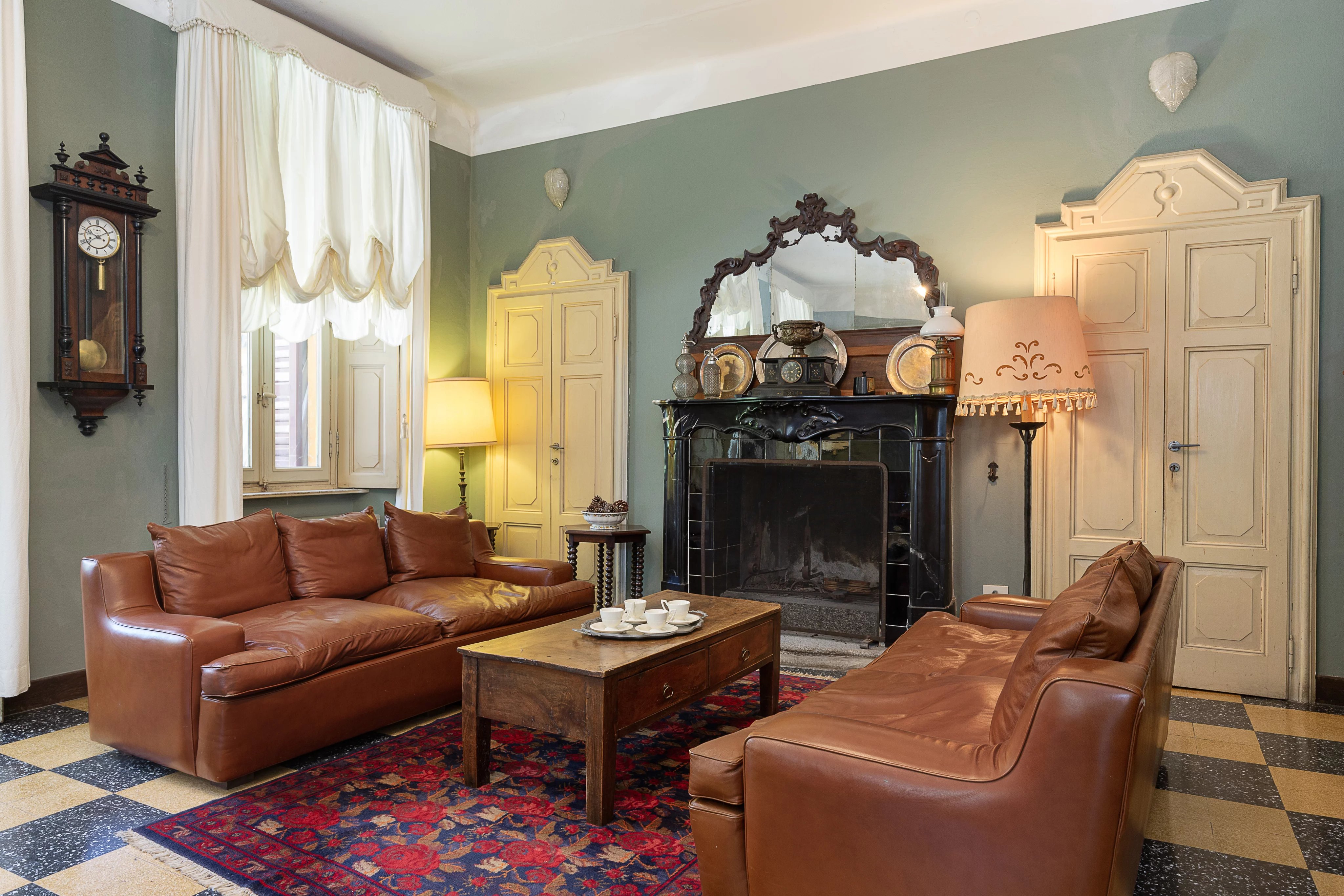 Villa D'Epoca with 7500 park - picture 29 title=