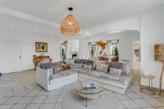 Provençal villa in a secure estate with sea view — photo 7 of 7