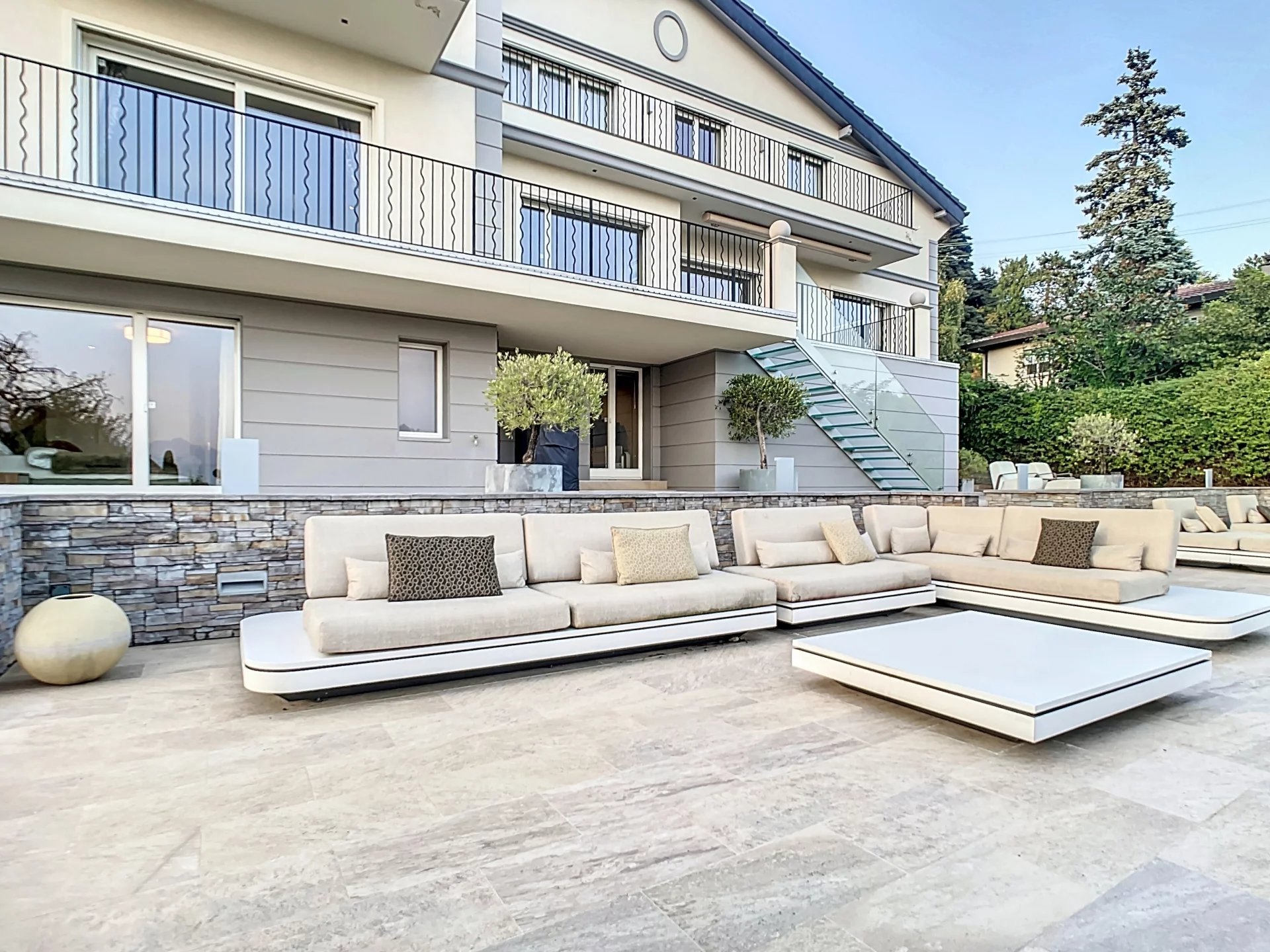 Vue lac et élégance intemporelle