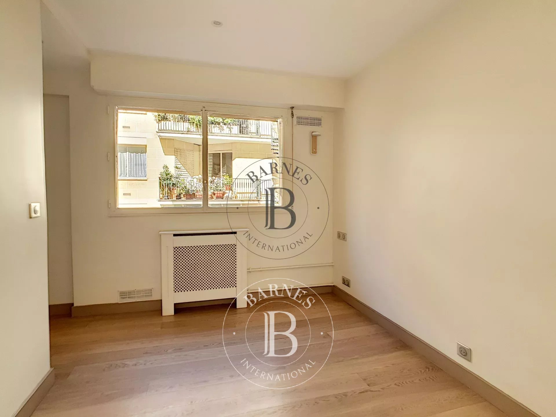 Daire Paris 8ème - picture 6