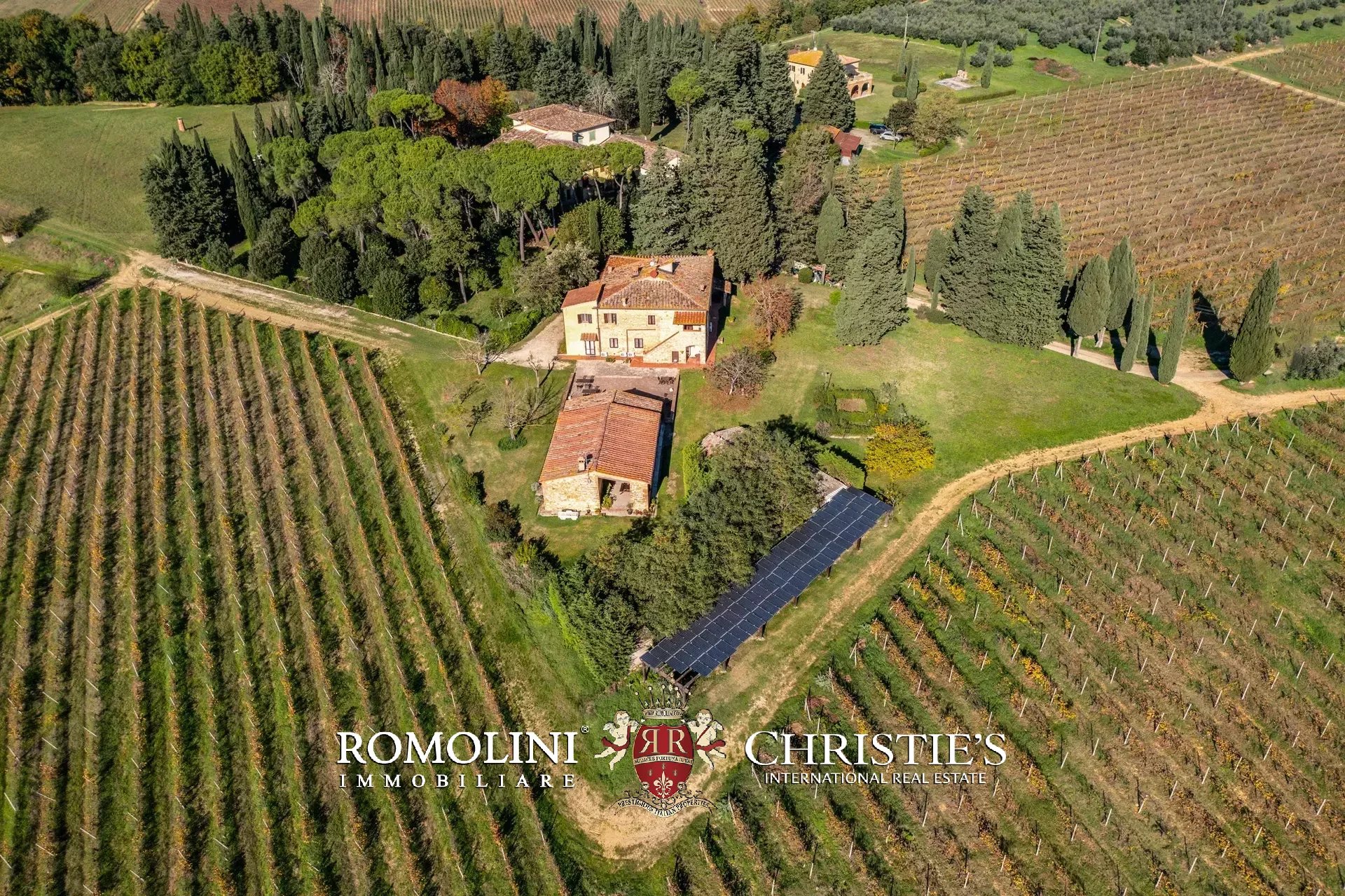 35 Bedroom Vineyard's Image 12