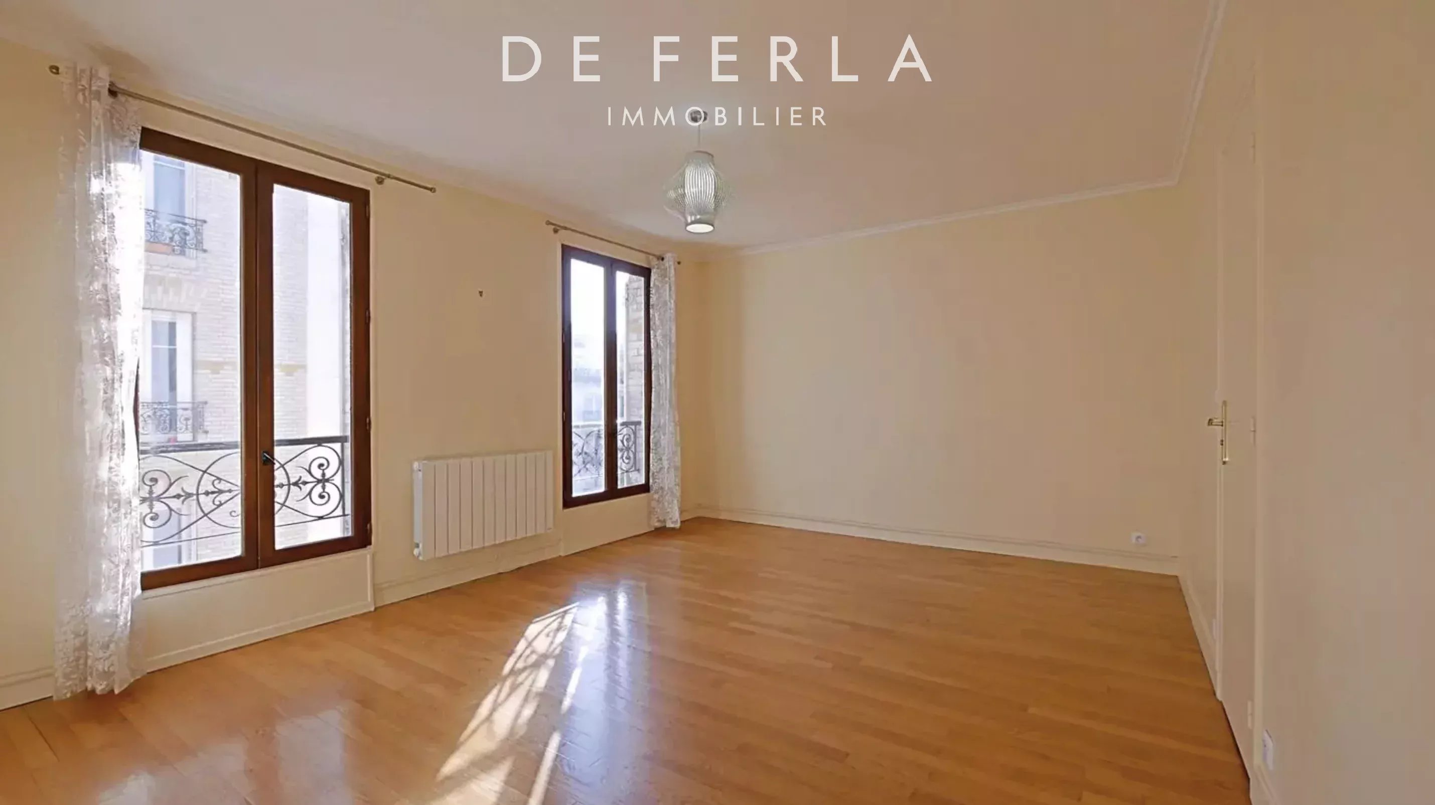 Paris 15e – Rue Gutenberg – Grand studio lumineux de 32 m² – Cave et ascenseur