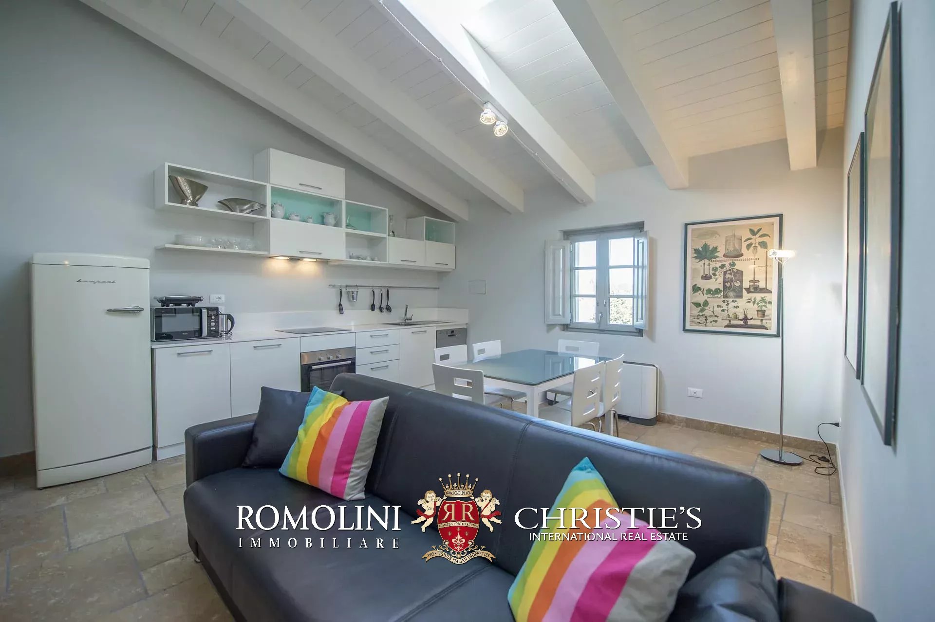 11 Bedroom Vineyard's Image 92