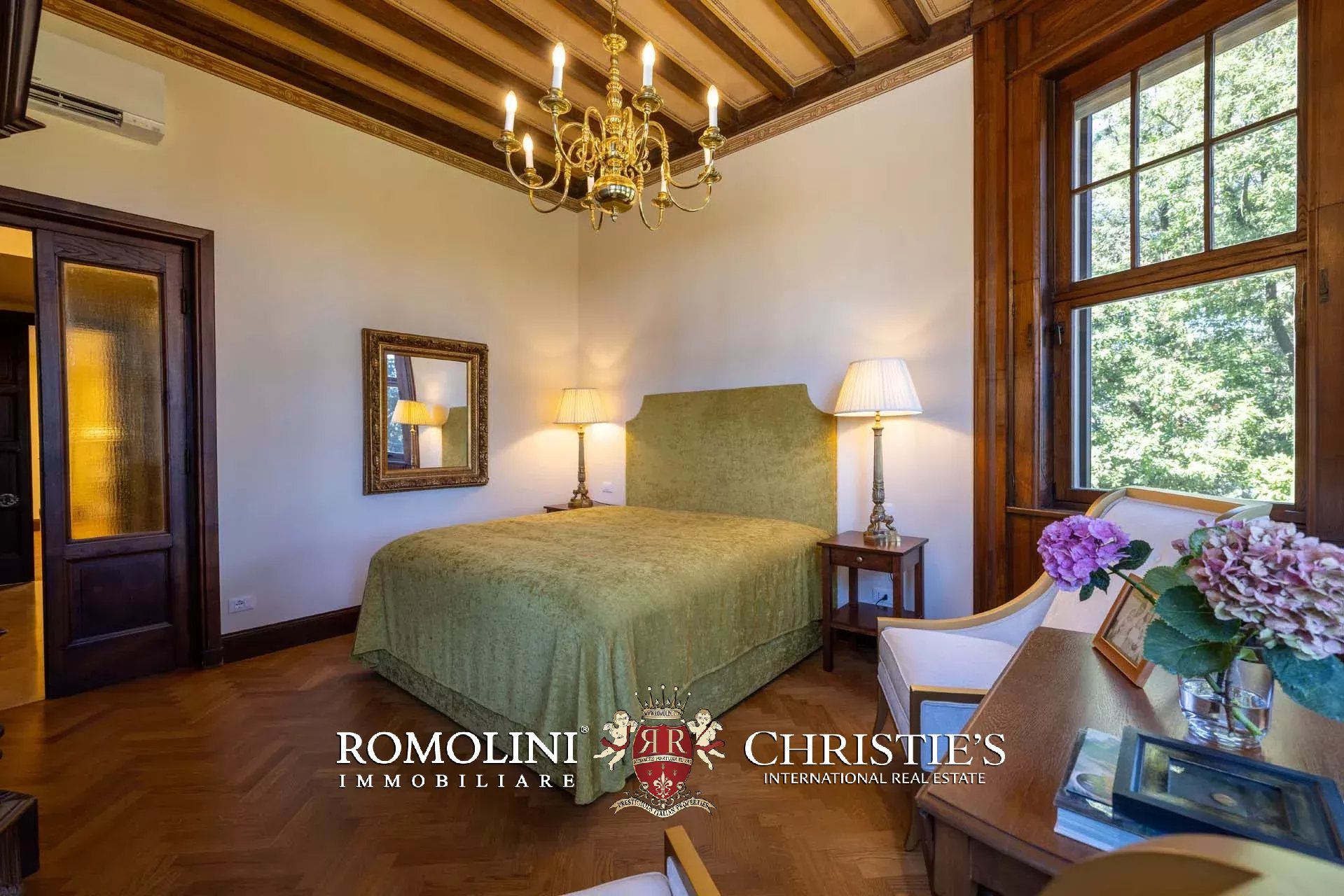 8 Bedroom Villa/Townhouse's Image 48