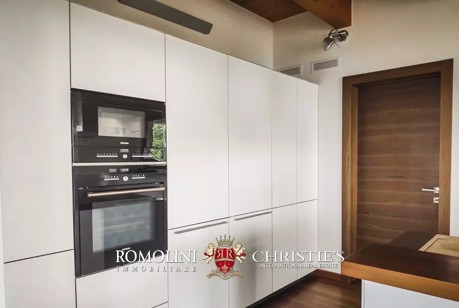 3 Bedroom Villa/Townhouse's Image 48