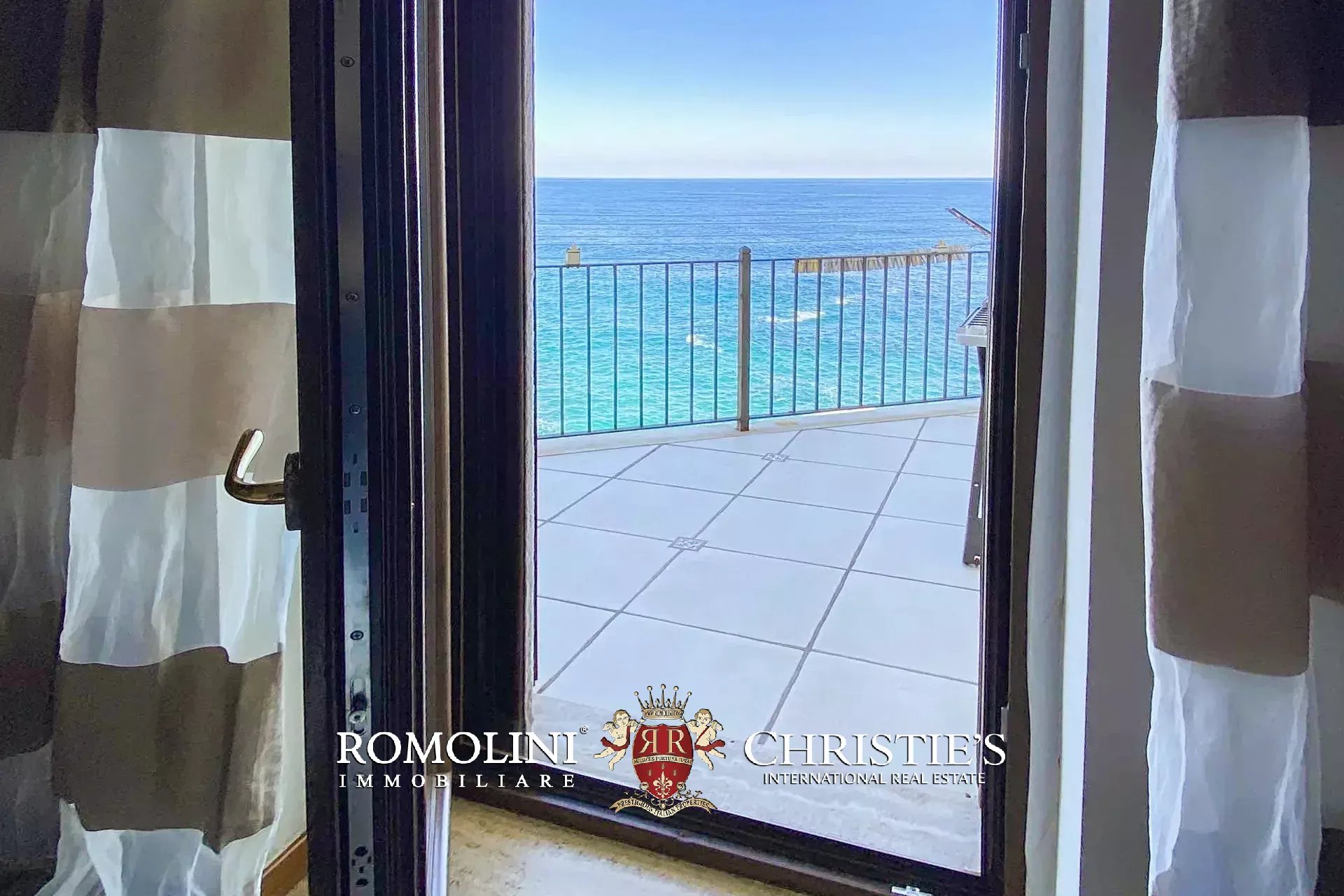 3 Bedroom Villa/Townhouse's Image 27