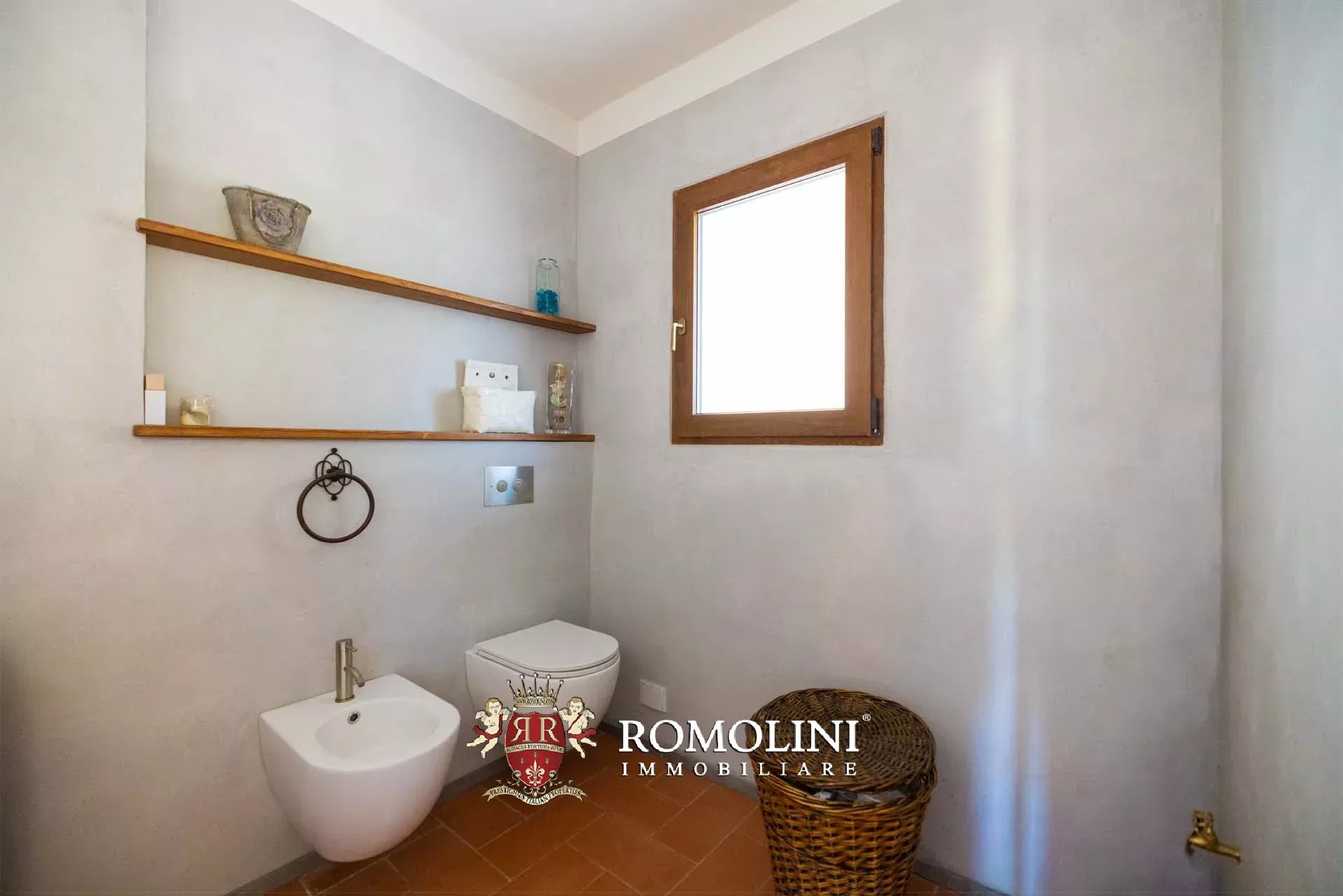 8 Bedroom Villa/Townhouse's Image 23