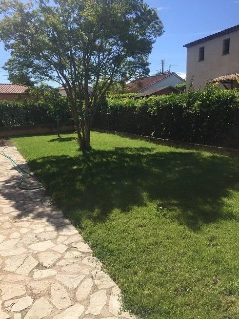 Deux pièces avec terrasse privative et jardin collectif