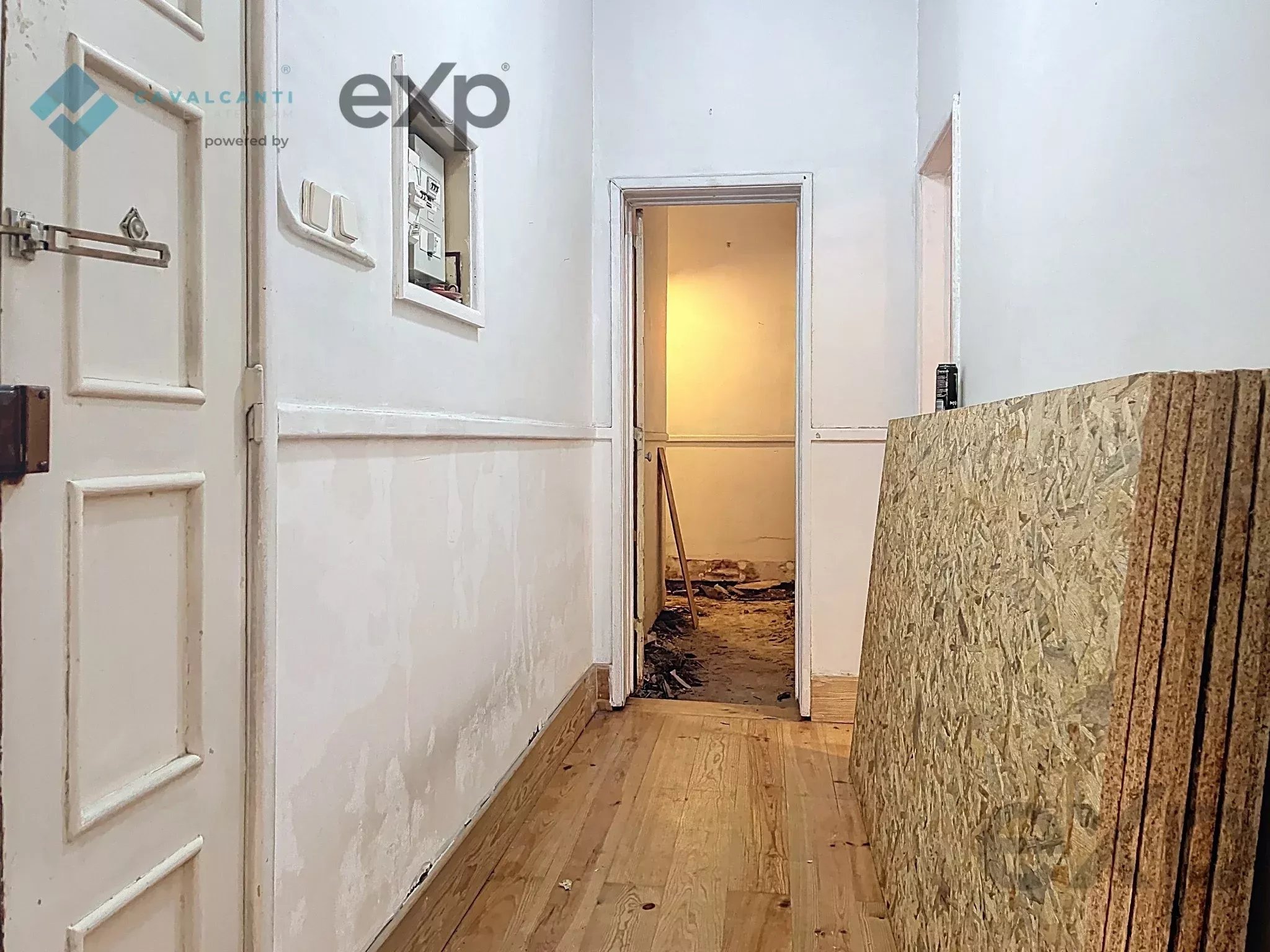 3-bedroom with charm and patio for renovation – Lisbon 86916807 image 2