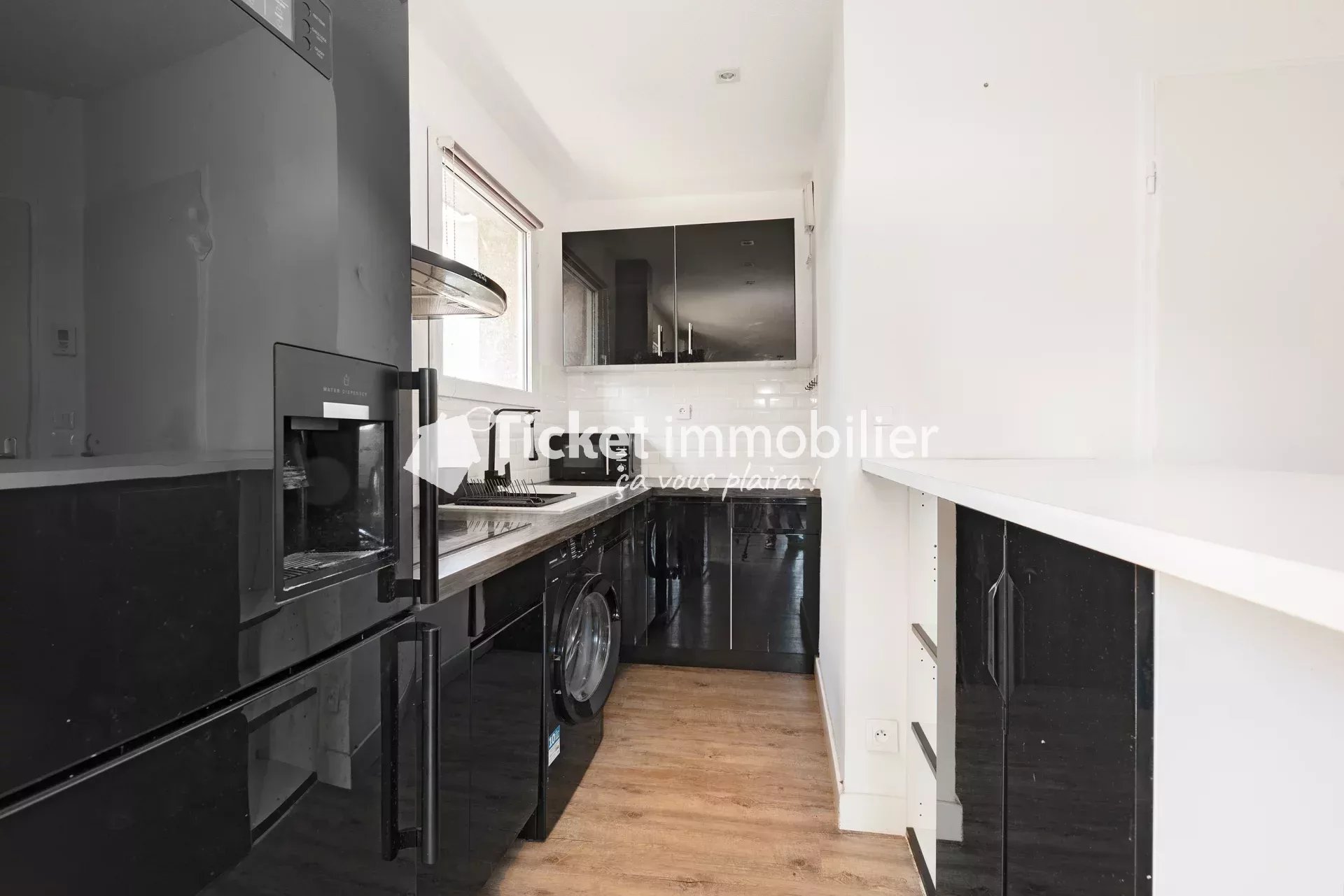 APPARTEMENT T2 45m2 BORDEROUGE - ENTIÈREMENT RÉNOVÉ - CLIMATISATION - BALCON - PARKING PRIVATIF ETC ... — photo 4