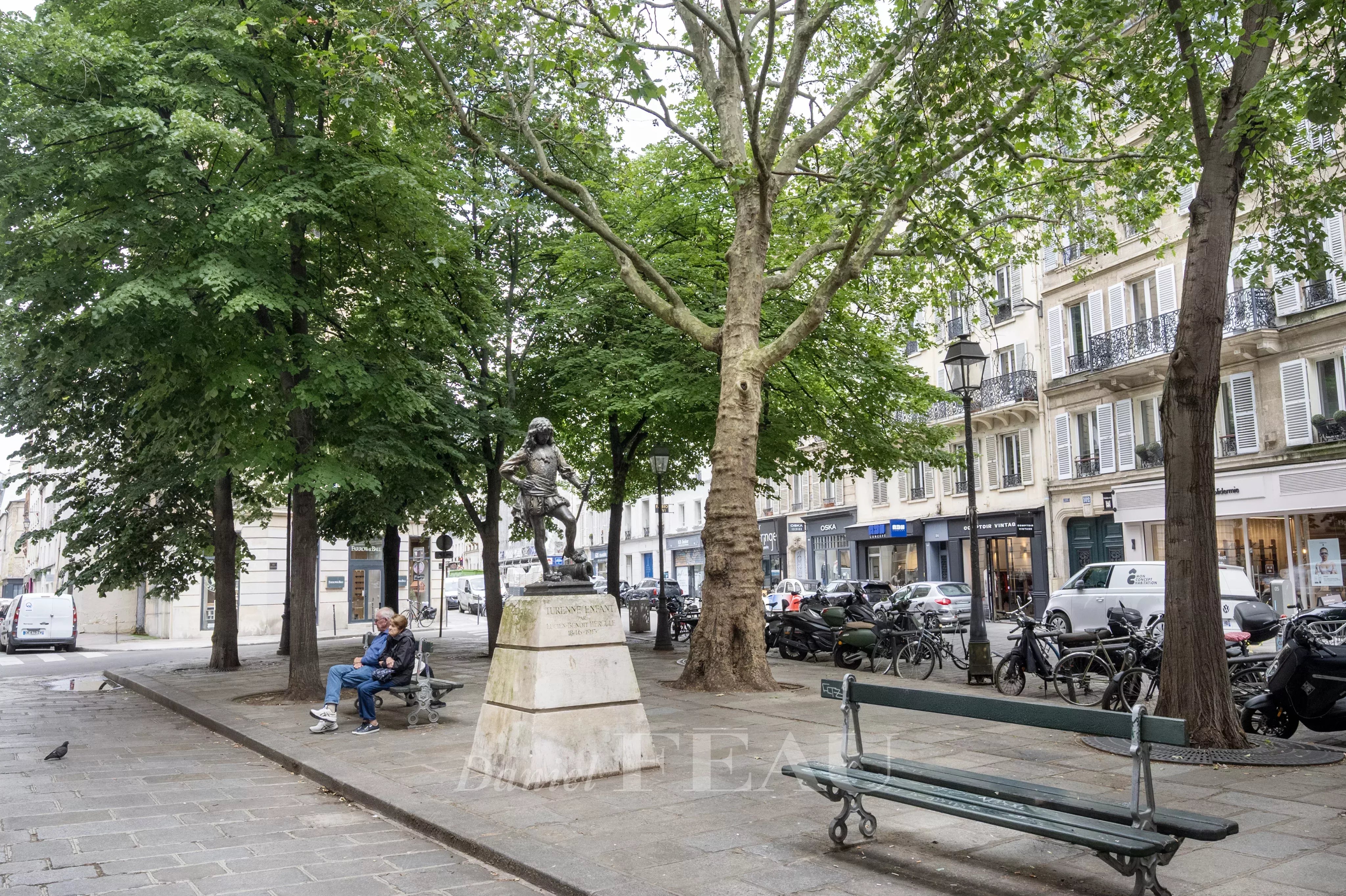 Sale Apartment Paris 3rd