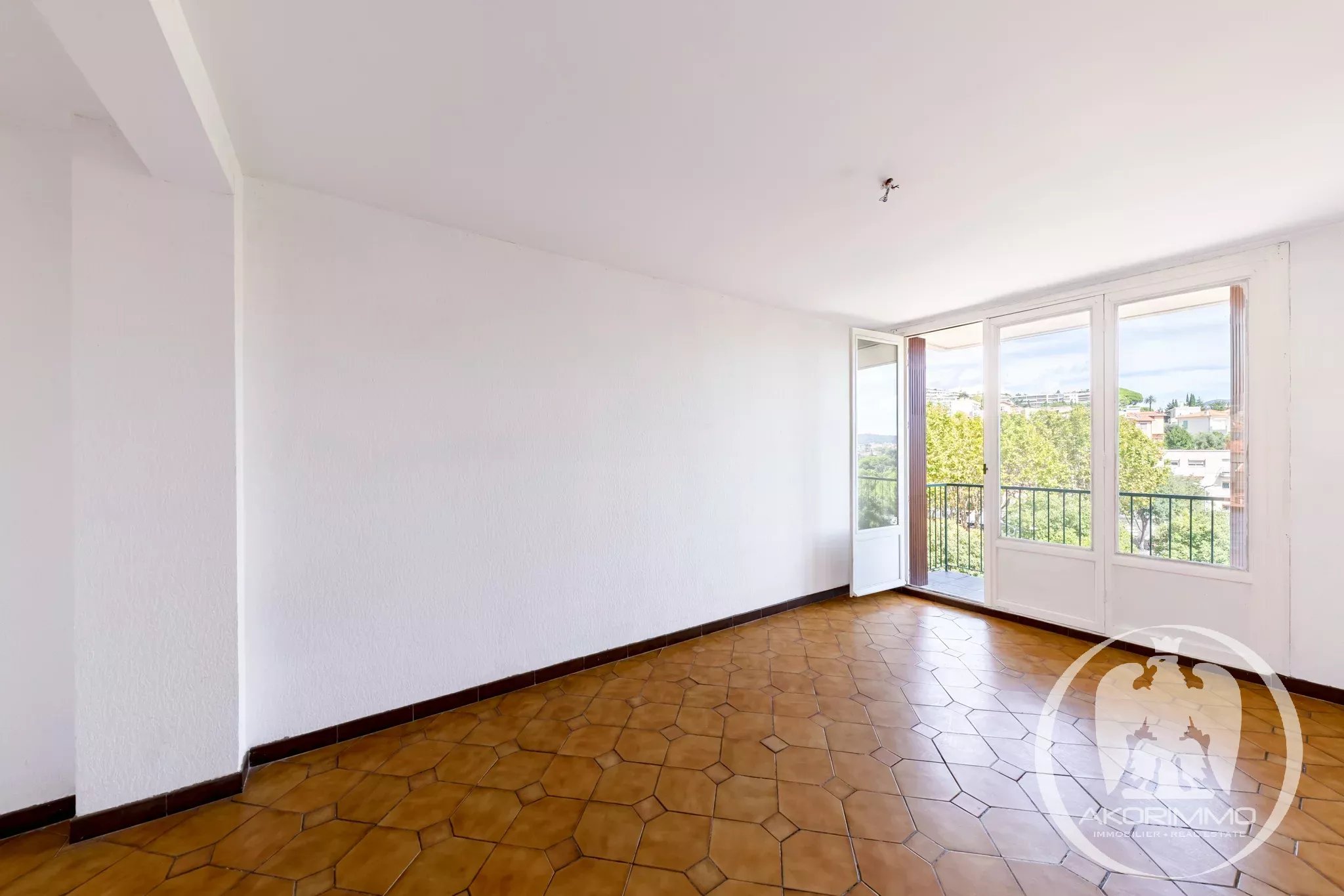 Apartment  - 3 rooms  - 58.24 m² -  €215,000 - For sale