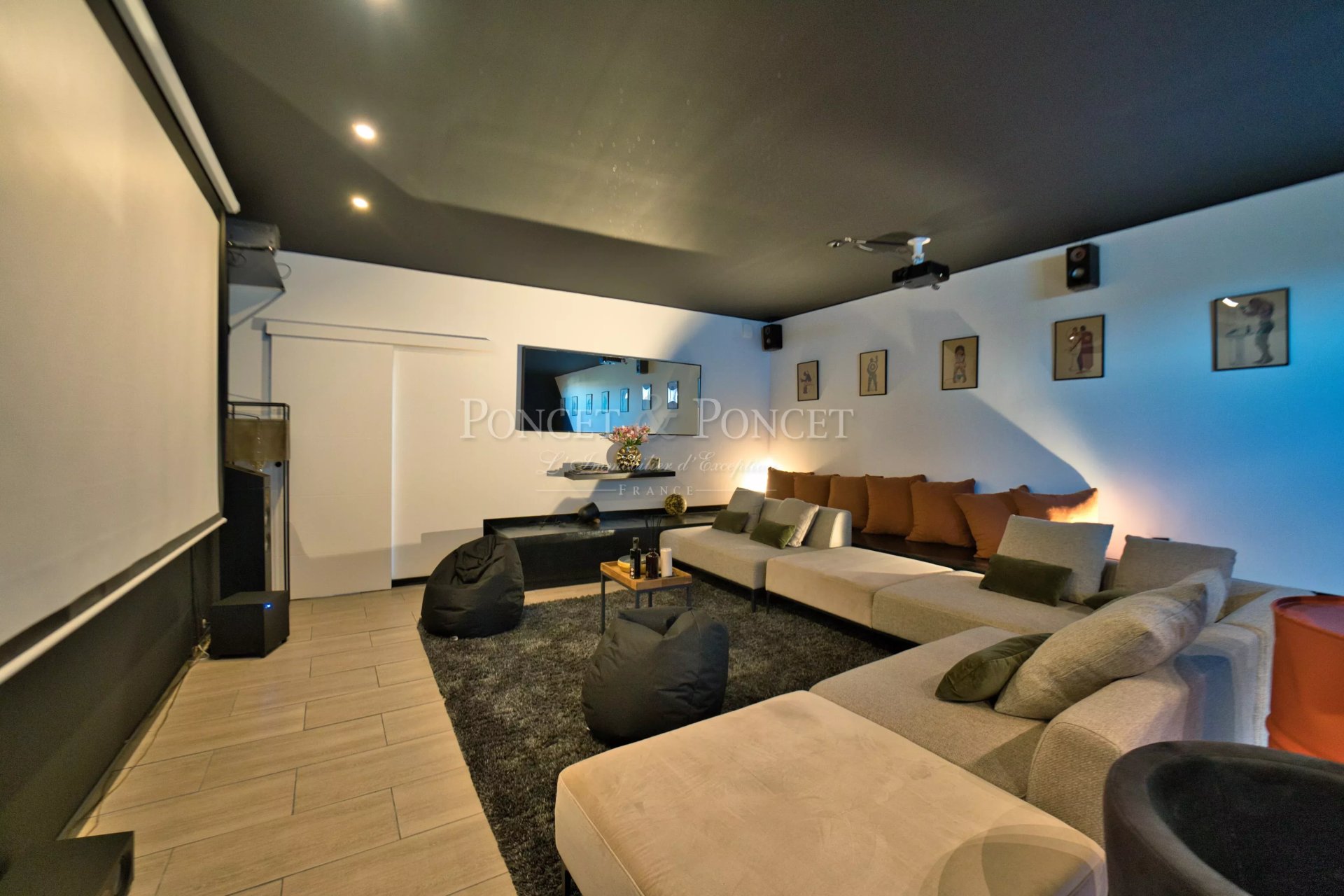 4 Bedroom Villa/Townhouse's Image 22