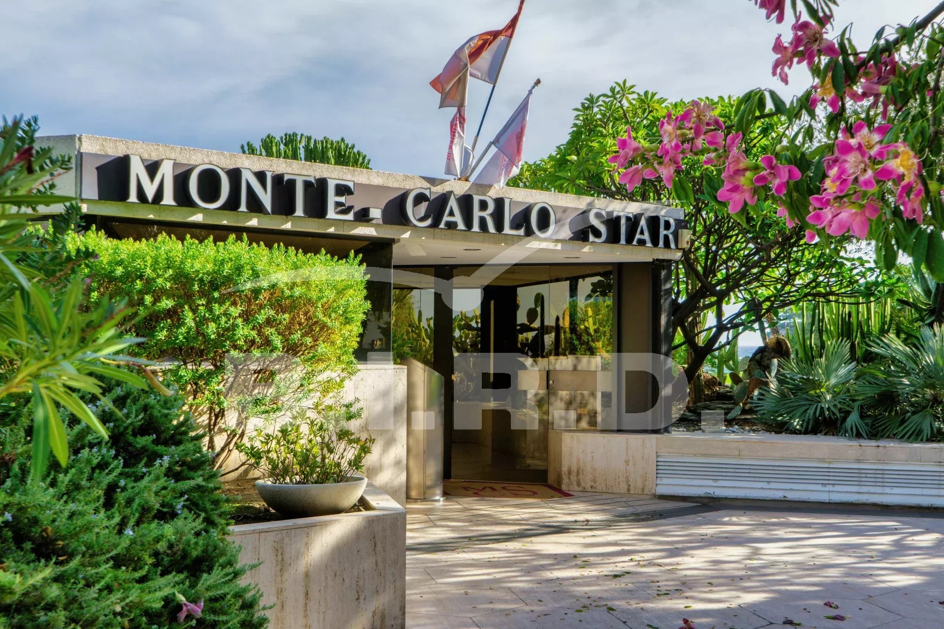 MONACO : Appartement de luxe en front de mer