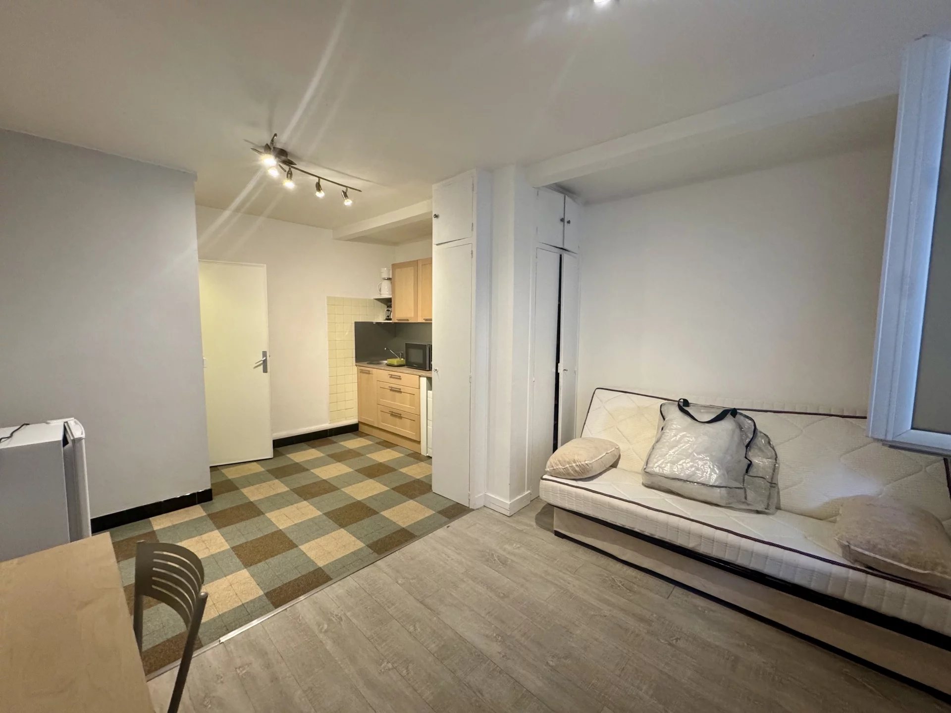 94160 Saint Mandé - Location meublé studio - Image Array