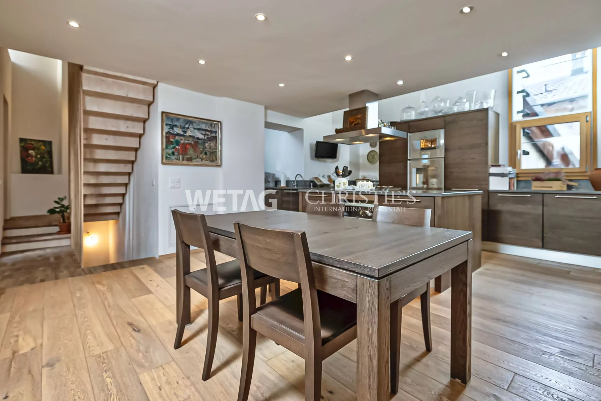 4 Bedroom Villa/Townhouse's Image 4