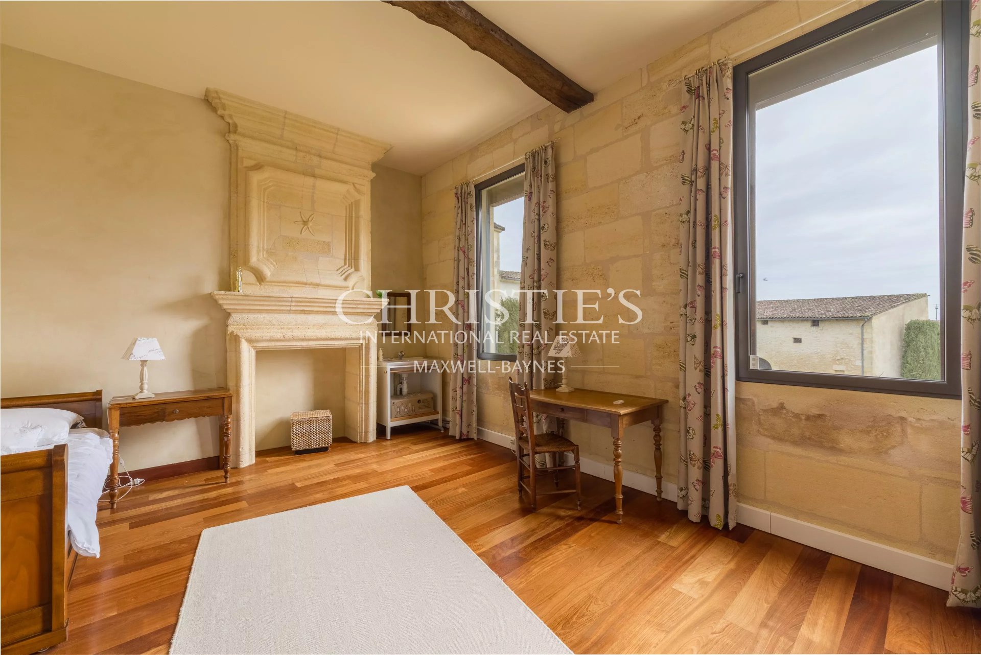 11 Bedroom Vineyard's Image 24