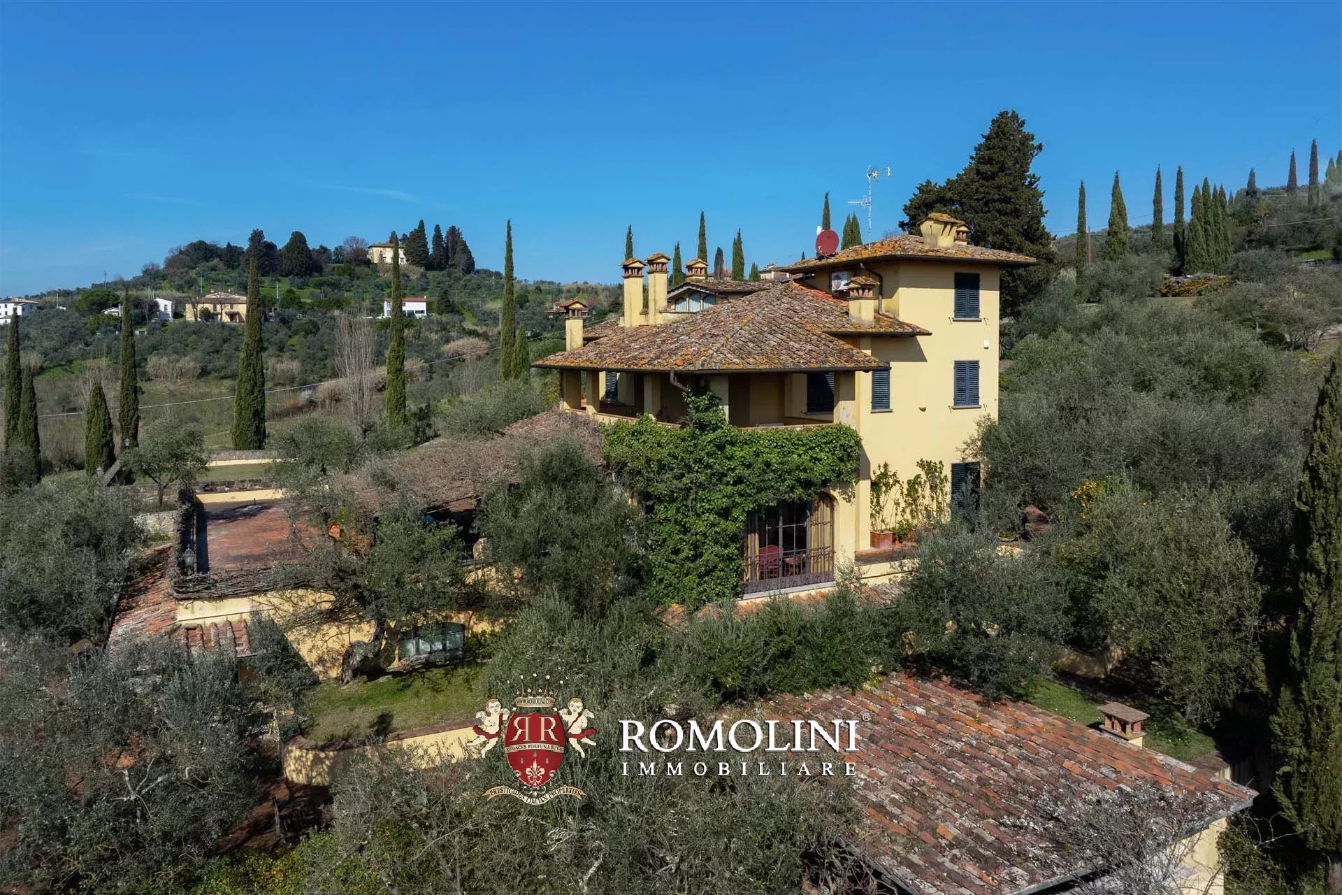 10 Bedroom Villa/Townhouse's Image 15