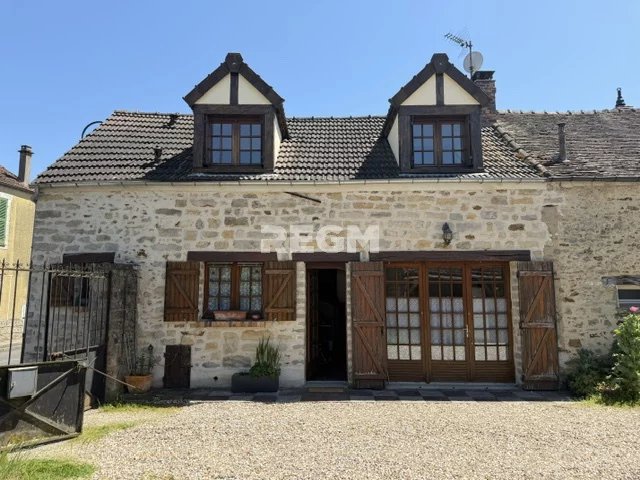 Maison en pierre, 3 chambres, terrasse et abri voiture, proc