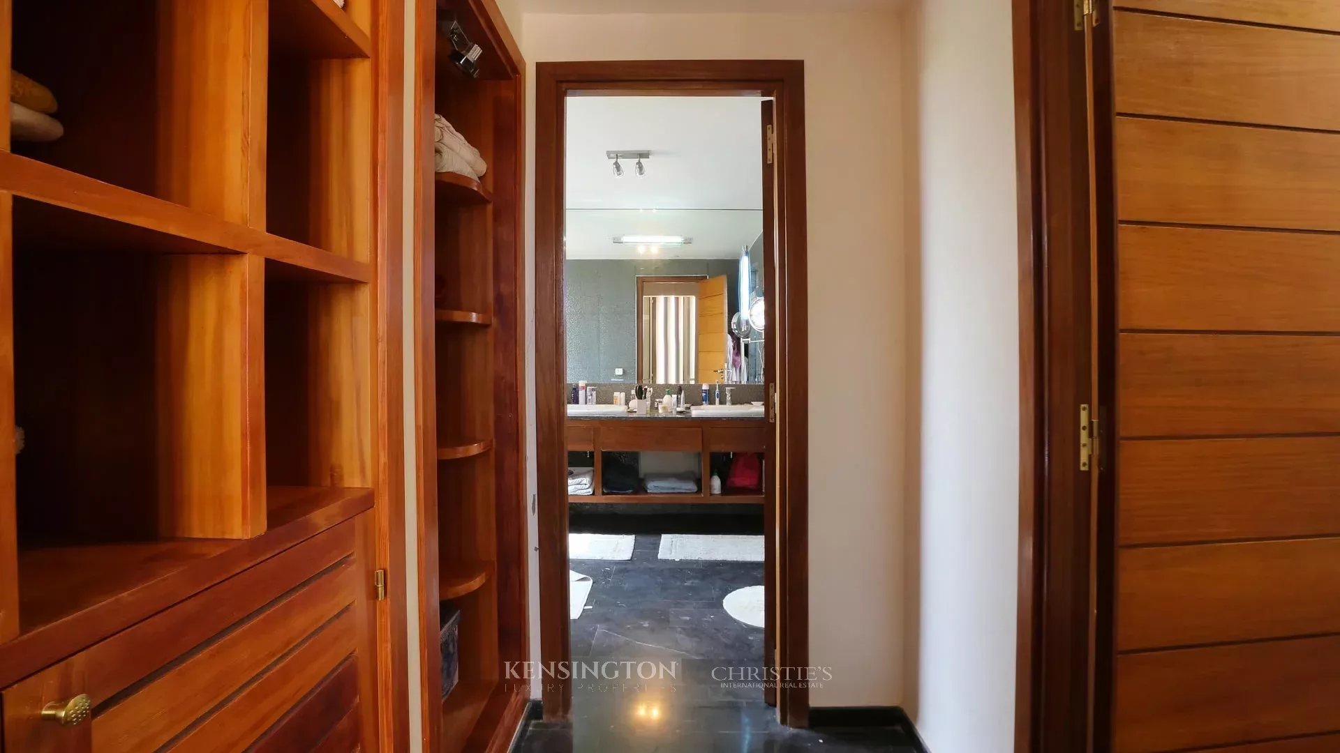 4 Bedroom Villa/Townhouse's Image 18