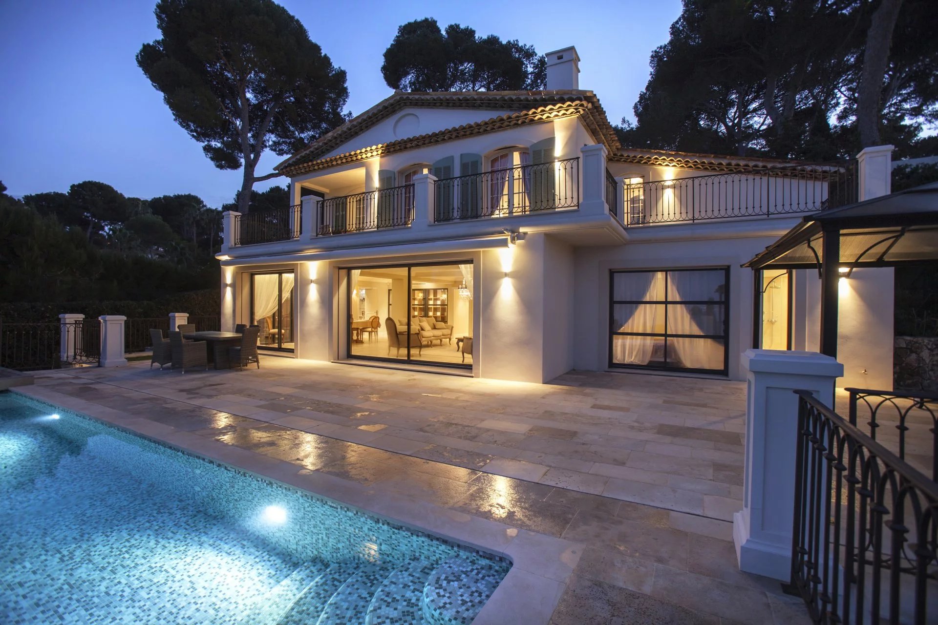 Qlistings - 5 Bedrooms - Villa - Alpes-Maritimes - For Sale - 10693 Property Image