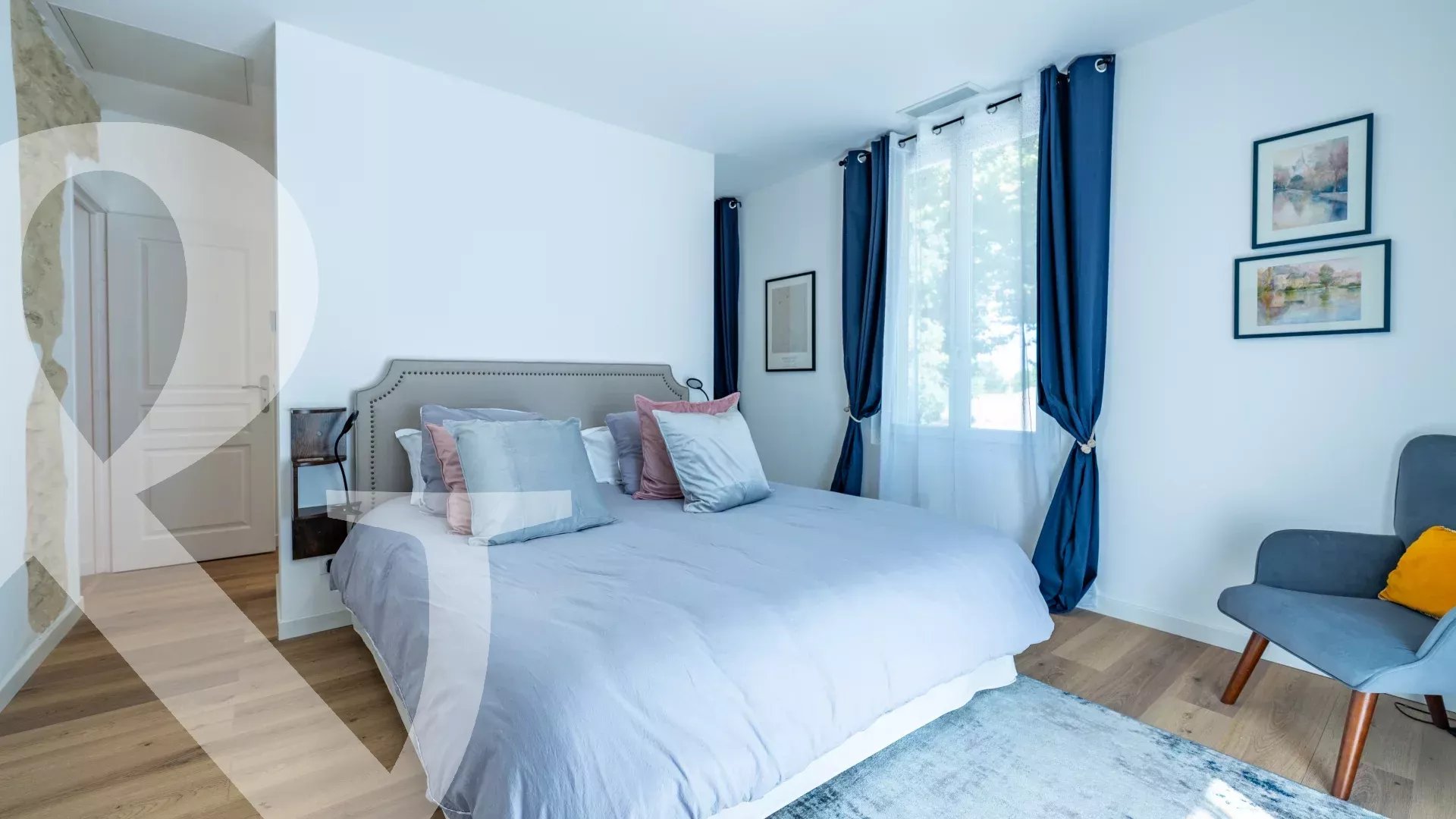 A PIED DU CENTRE VILLE