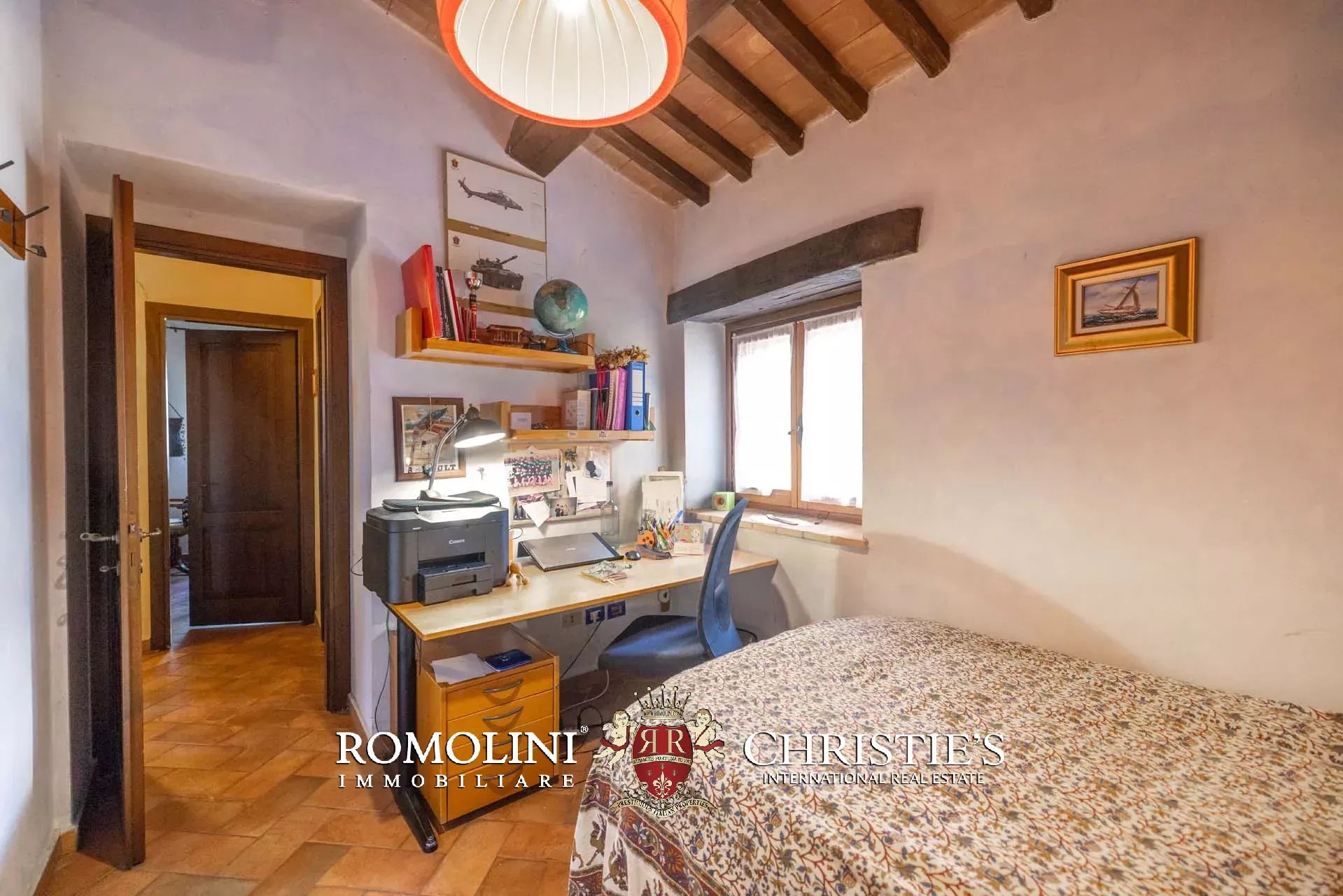 6 Bedroom Villa/Townhouse's Image 43